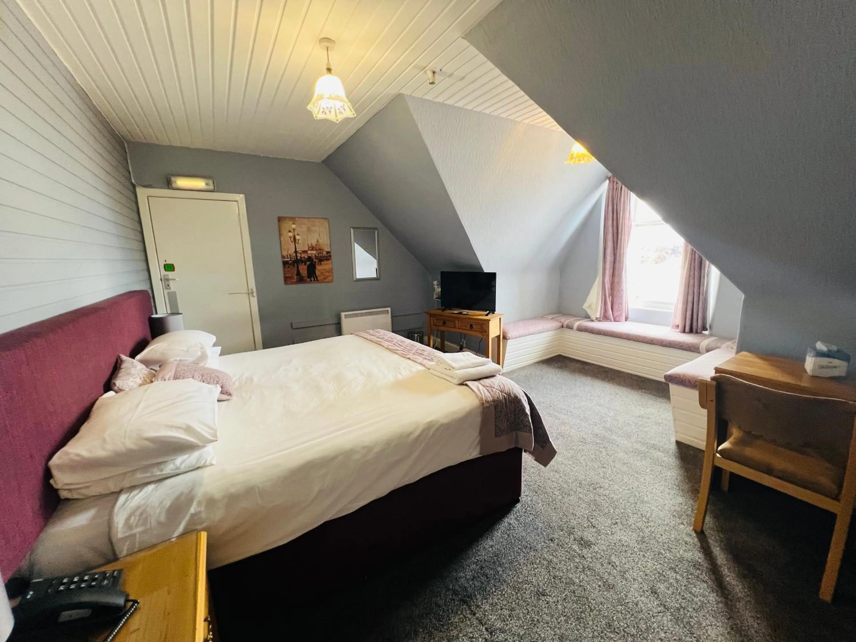 Bed in The George Hotel