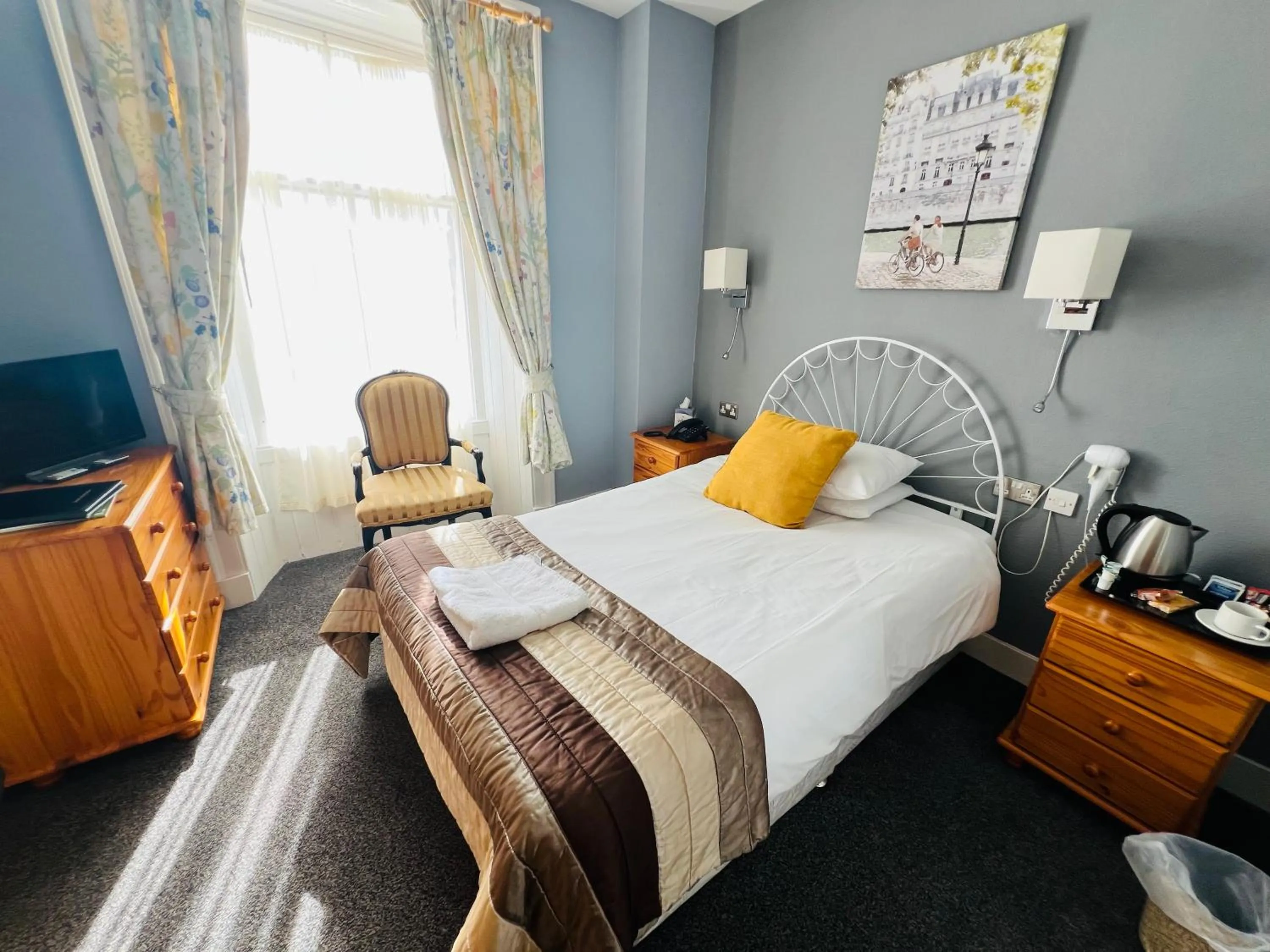 Bed in The George Hotel