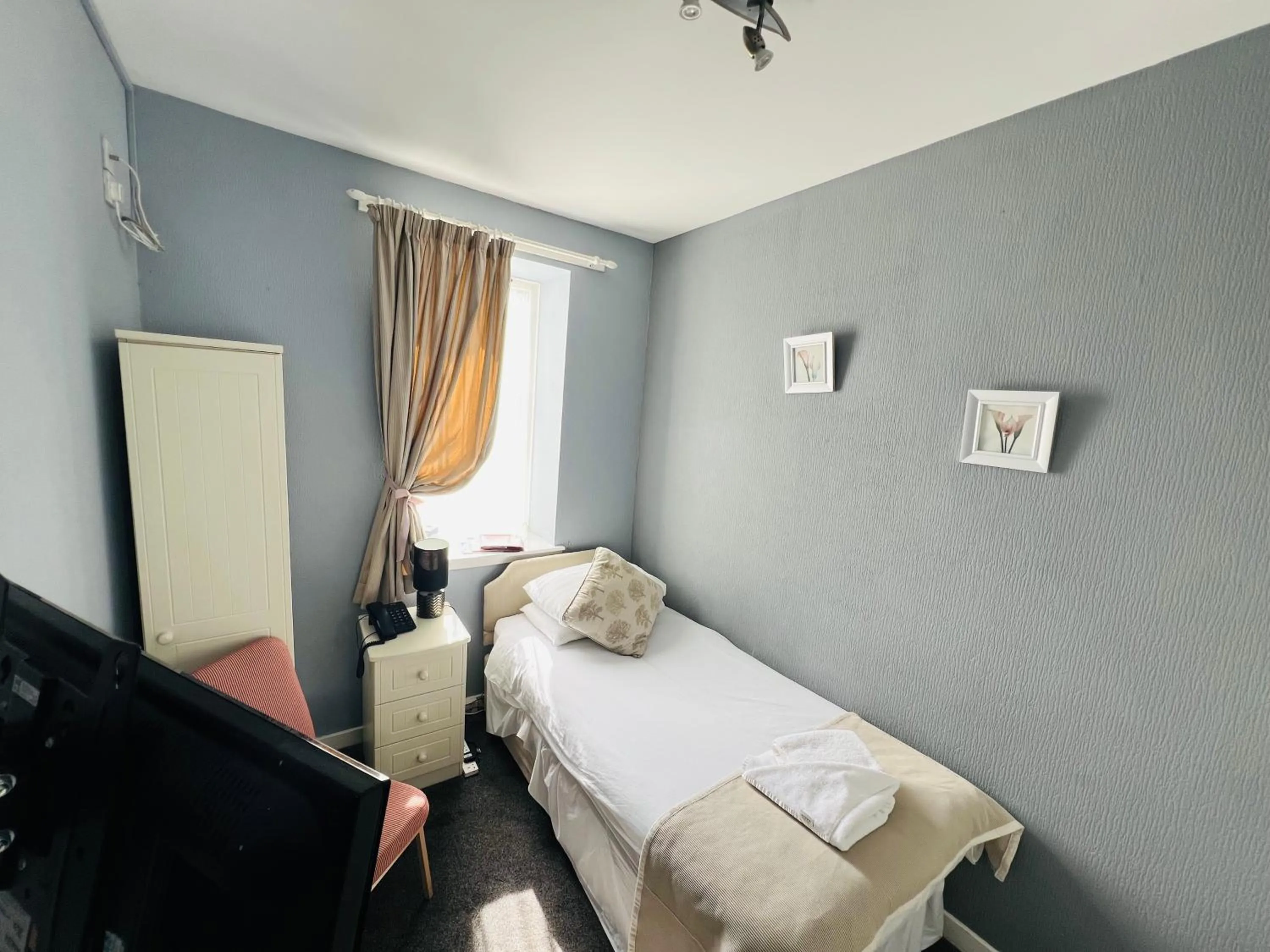 Bed in The George Hotel