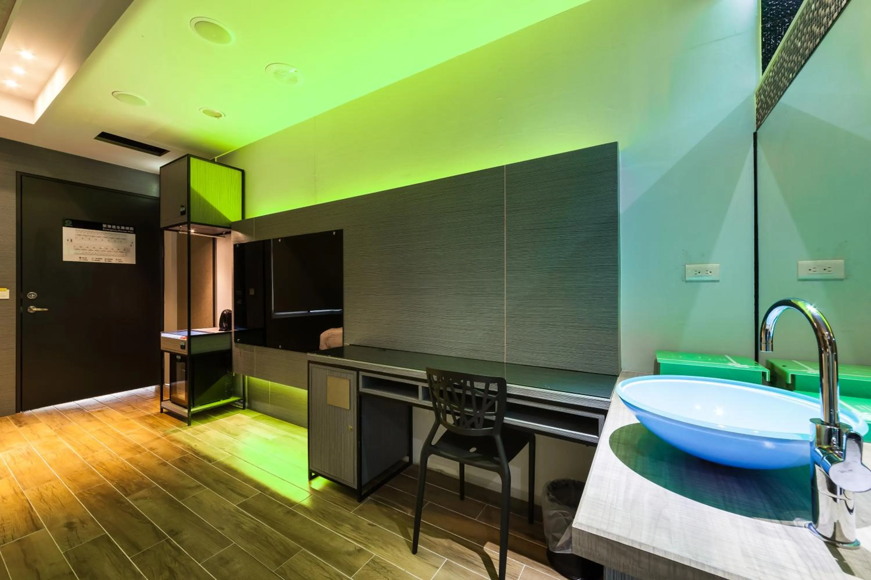 TV and multimedia in TY Motel