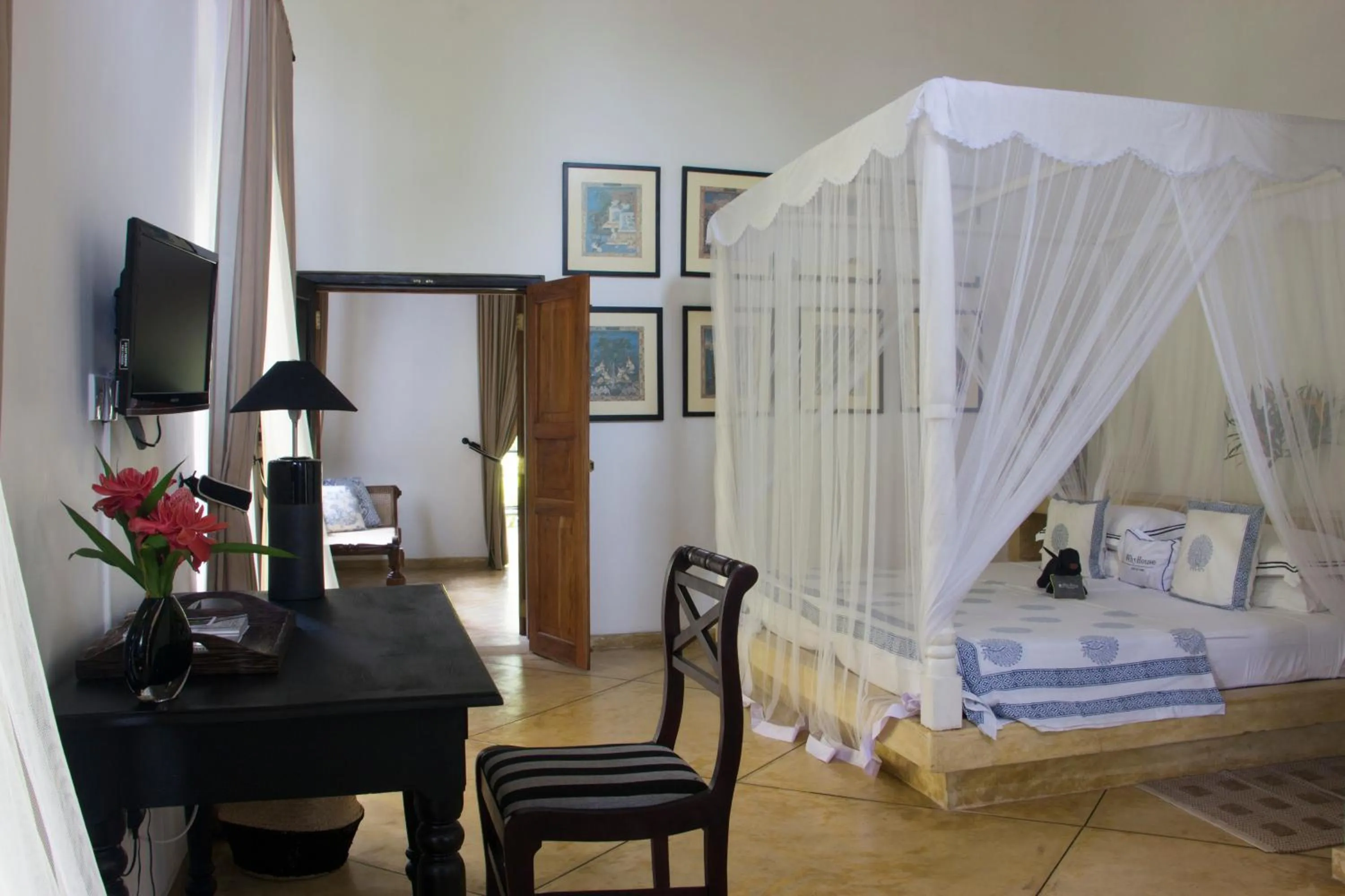 Bedroom, Bed in Why House