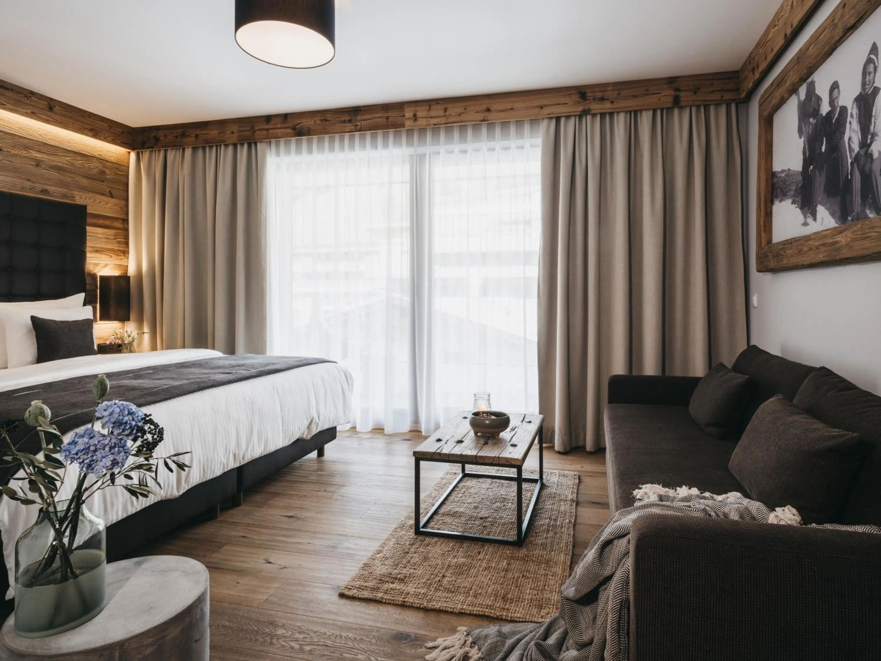 Photo of the whole room, Bed in VAYA Sölden inkl Ötztal Inside Summer Card