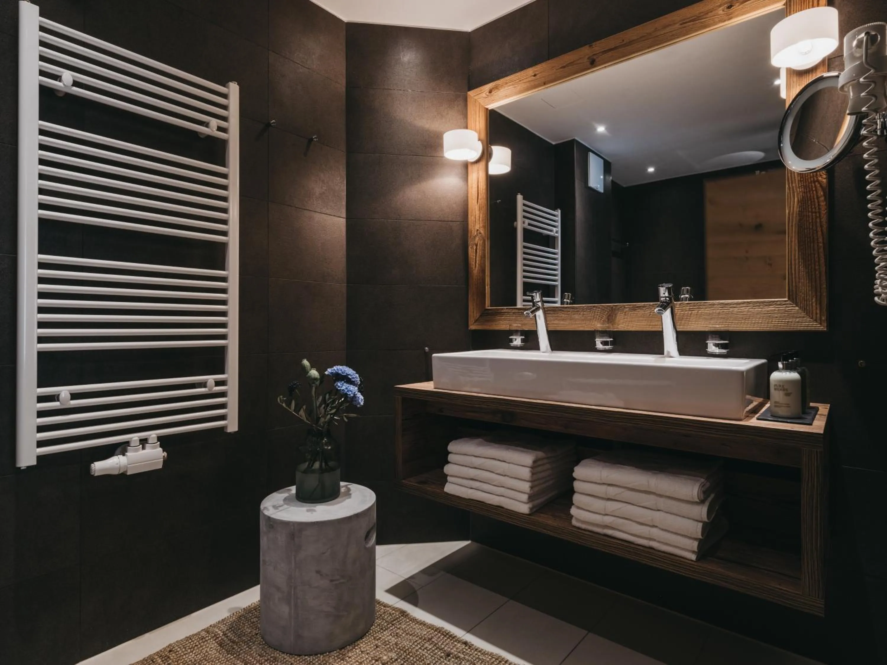 Bathroom in VAYA Sölden inkl Ötztal Inside Summer Card