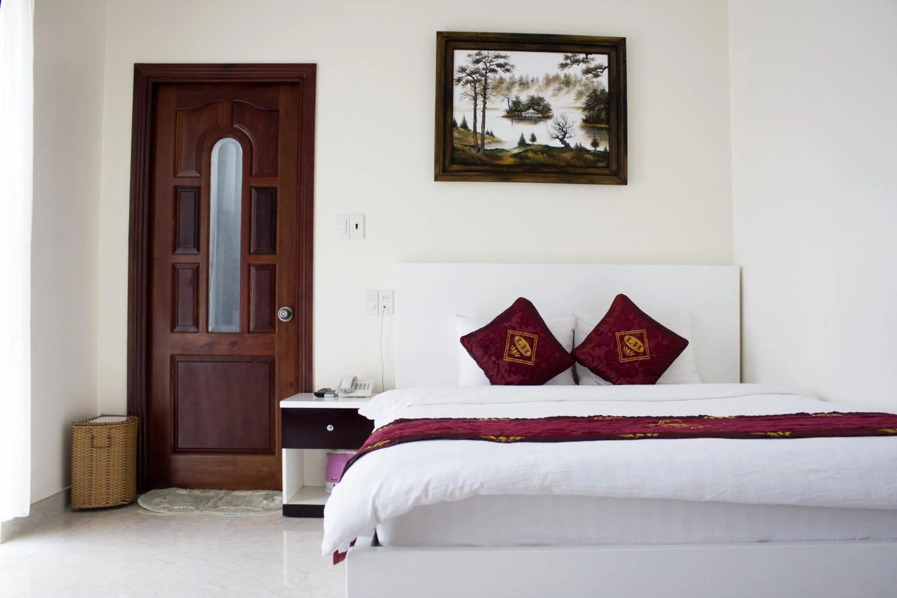 Photo of the whole room in Phước Sơn Hotel