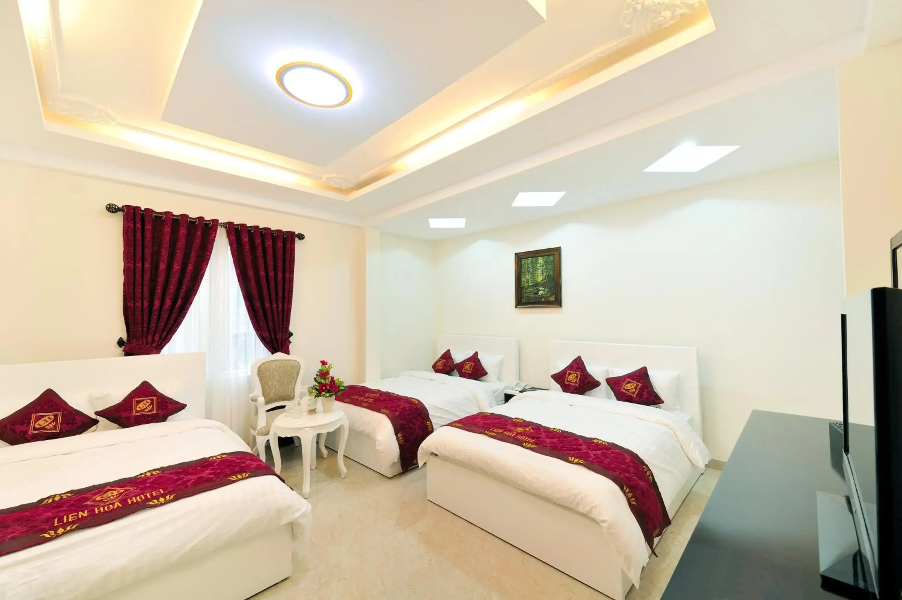 Family Room in Phước Sơn Hotel Family Room in Phước Sơn Hotel