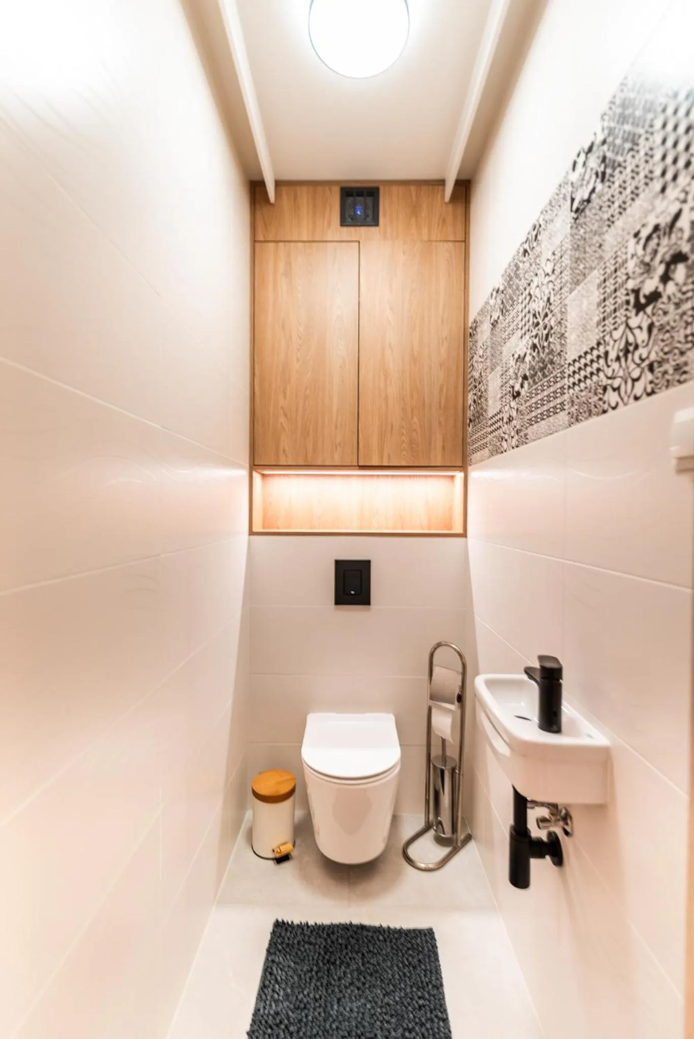 Toilet in City Lights Apartments