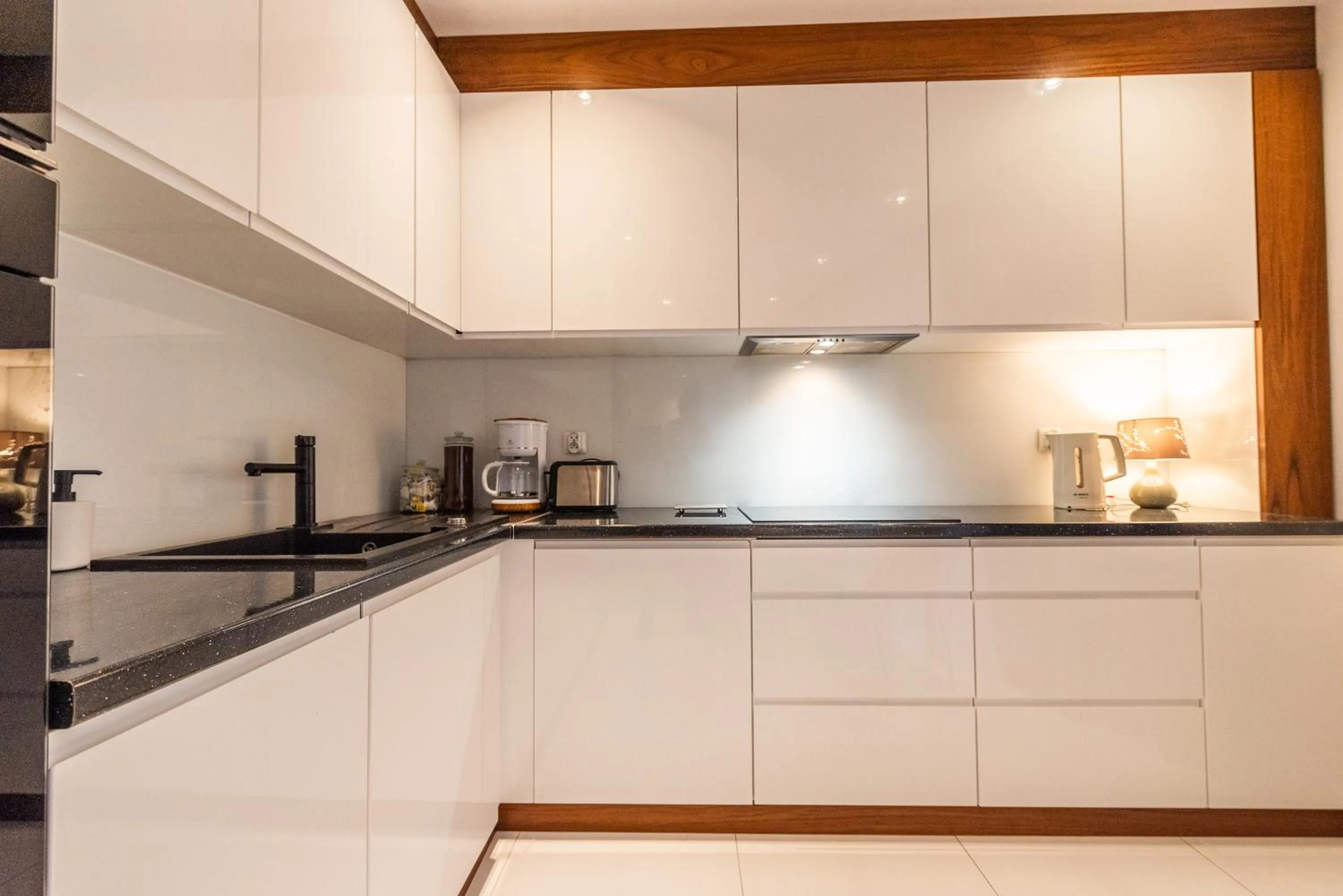 kitchen in City Lights Apartments