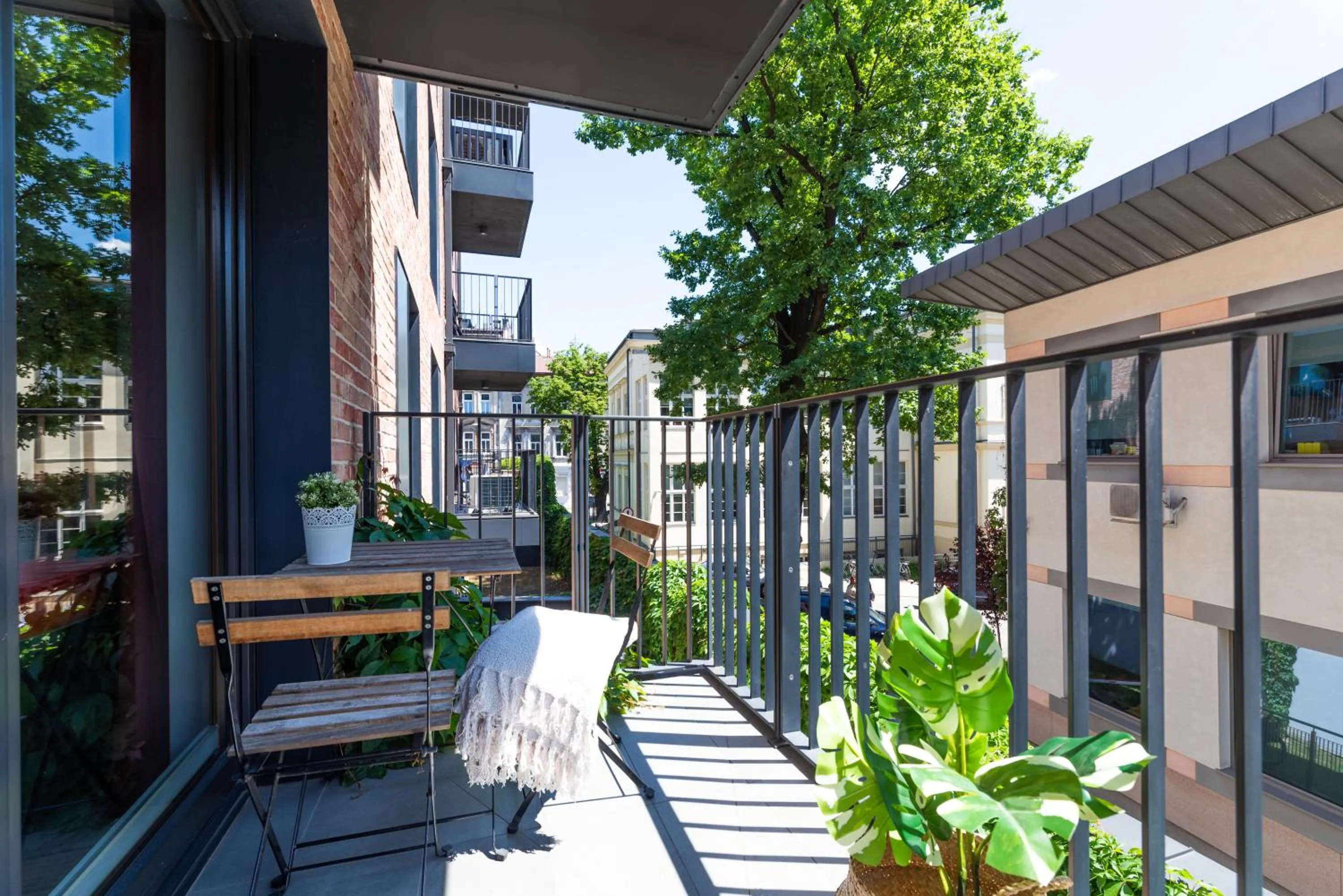 Balcony/Terrace in City Lights Apartments