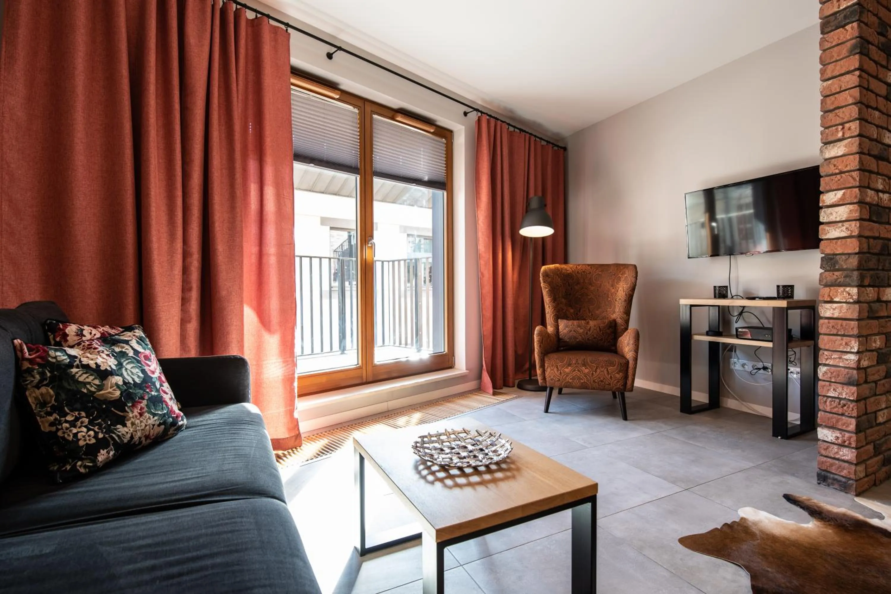 TV and multimedia in City Lights Apartments