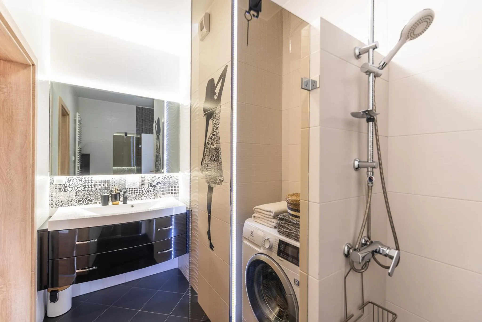 Bath in City Lights Apartments