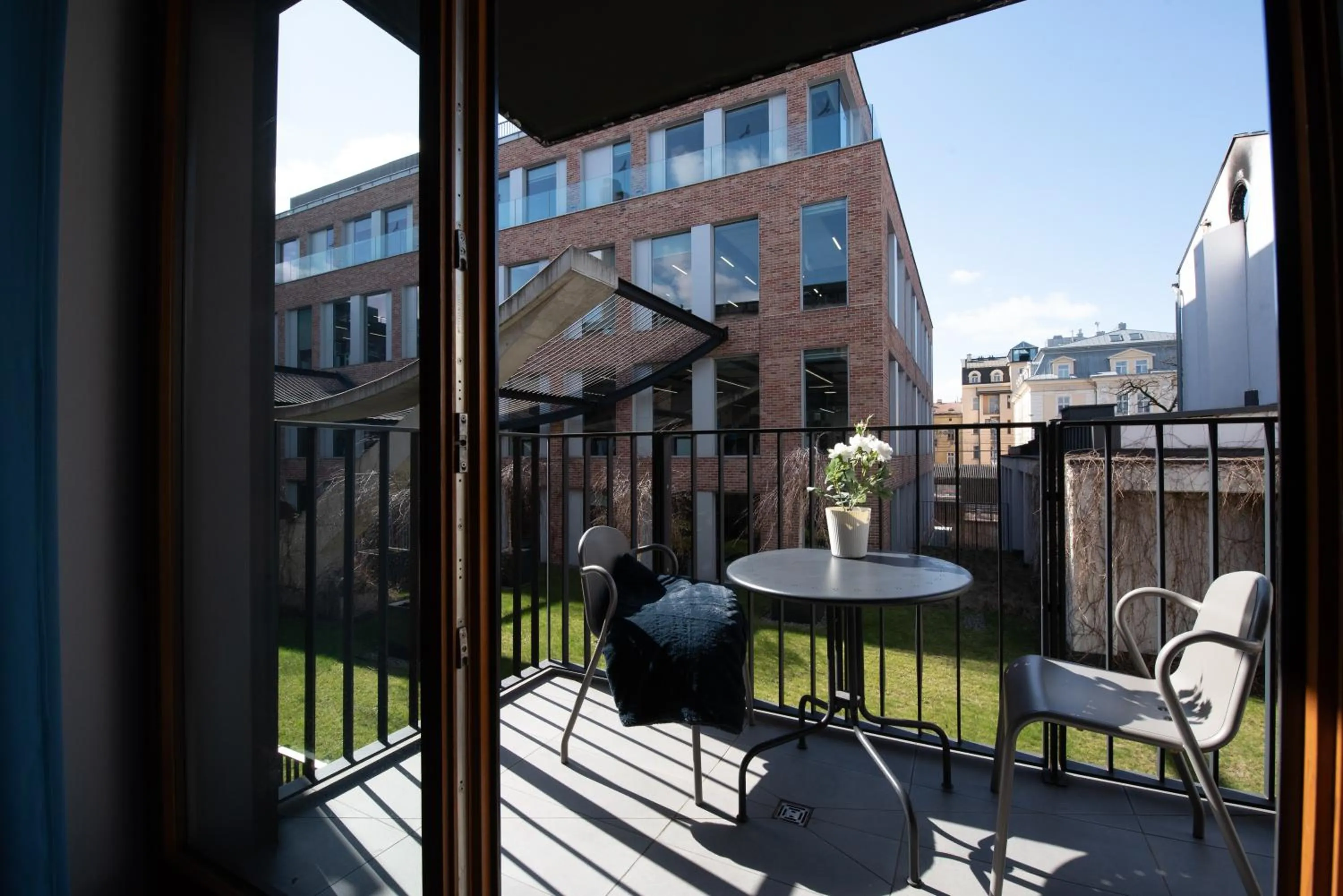 Day in City Lights Apartments