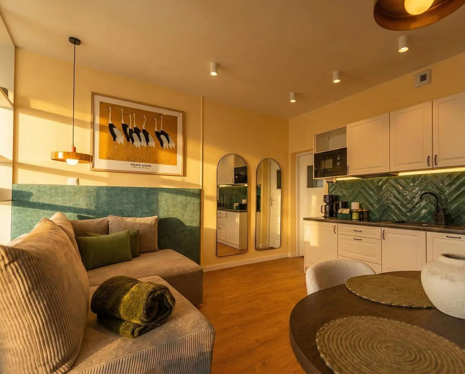 Kitchen or kitchenette in City Lights Apartments