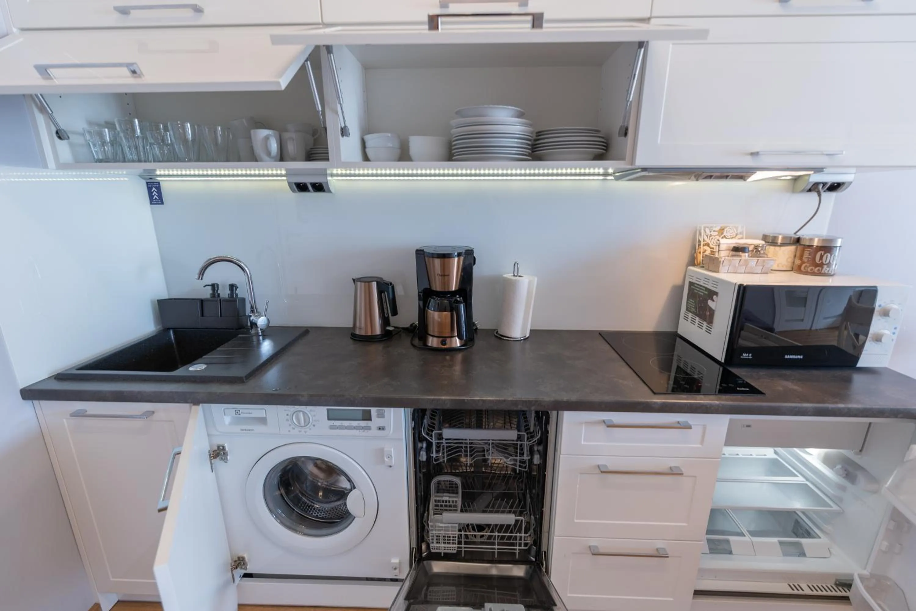 kitchen in City Lights Apartments