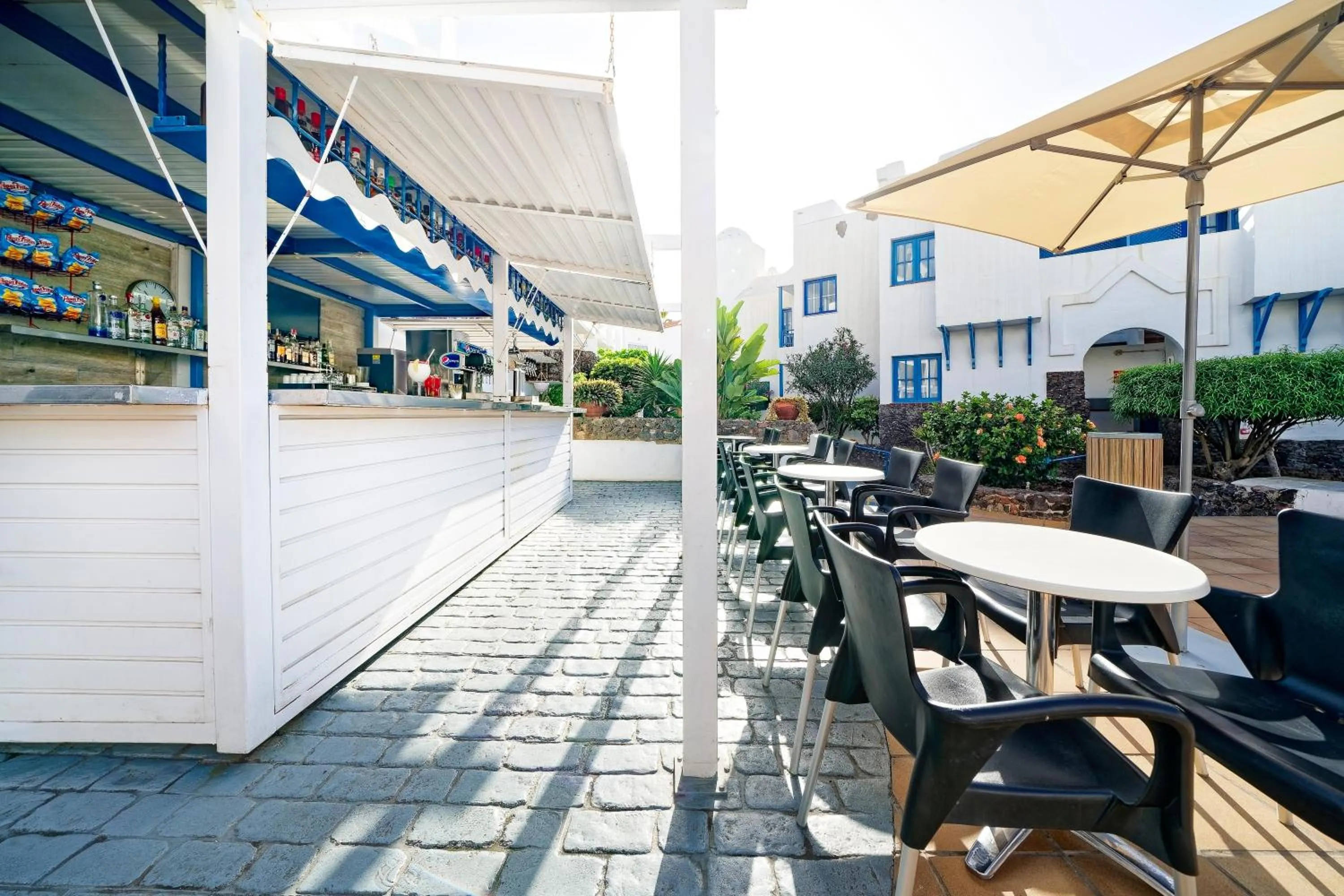 Lounge or bar in LABRANDA Bahía Fañabé & Villas