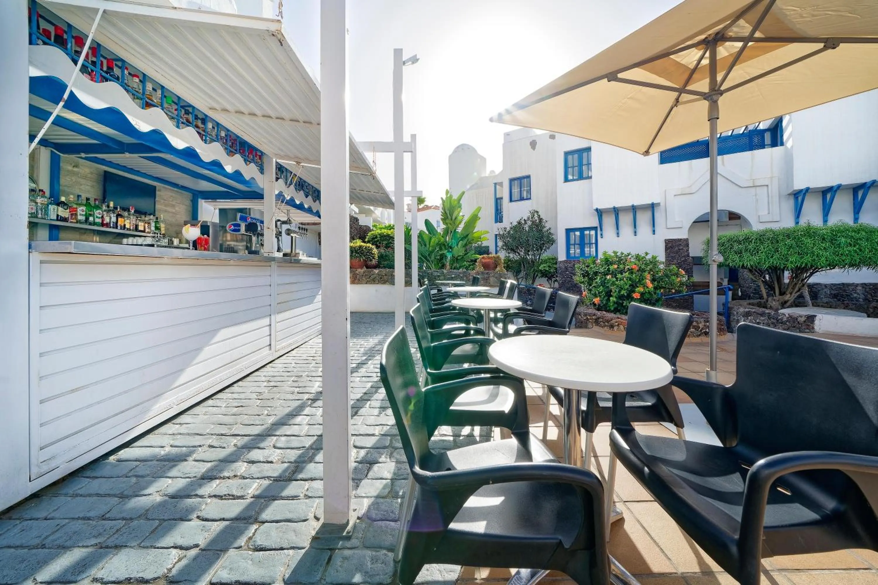 Lounge or bar in LABRANDA Bahía Fañabé & Villas