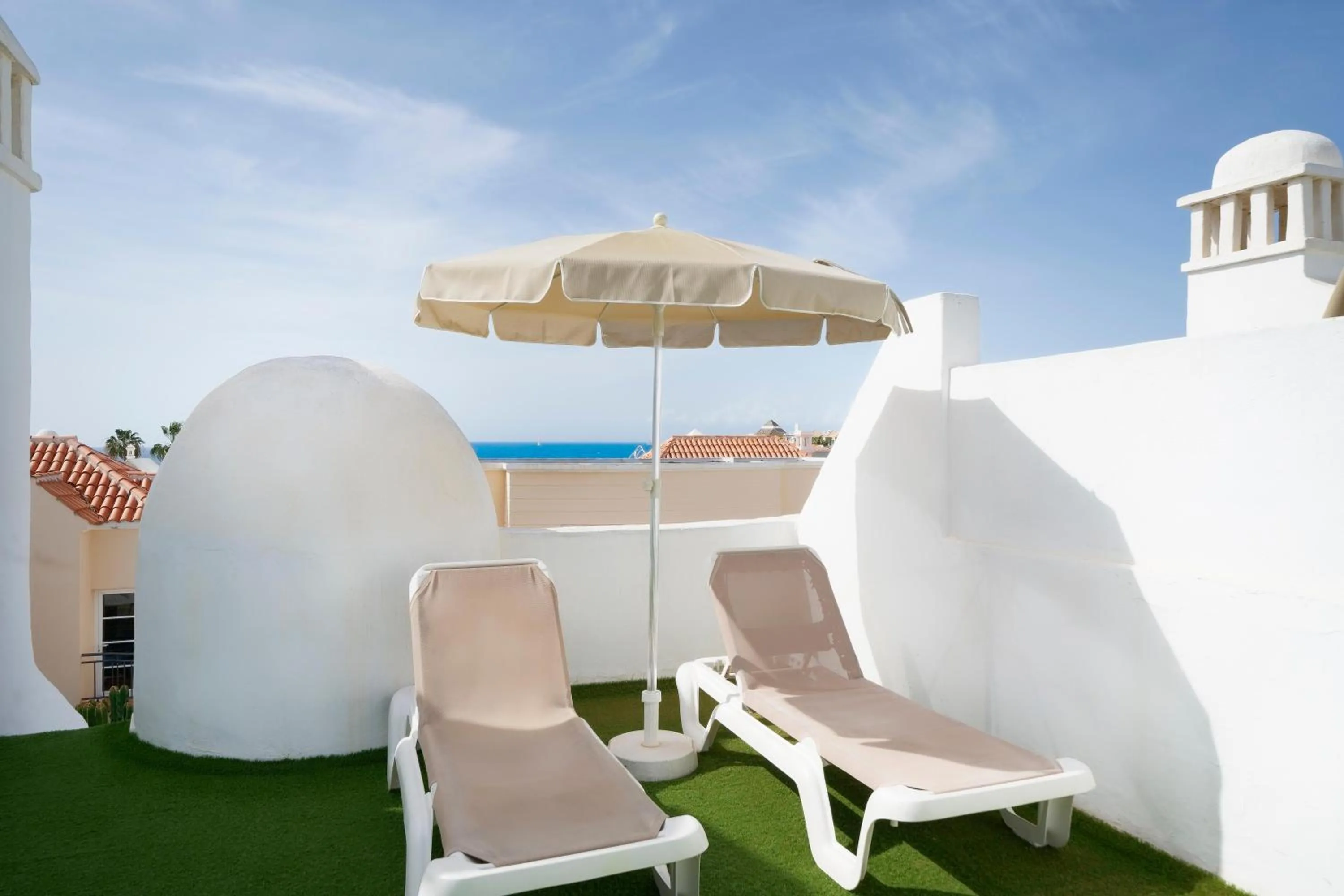 Photo of the whole room in LABRANDA Bahía Fañabé & Villas