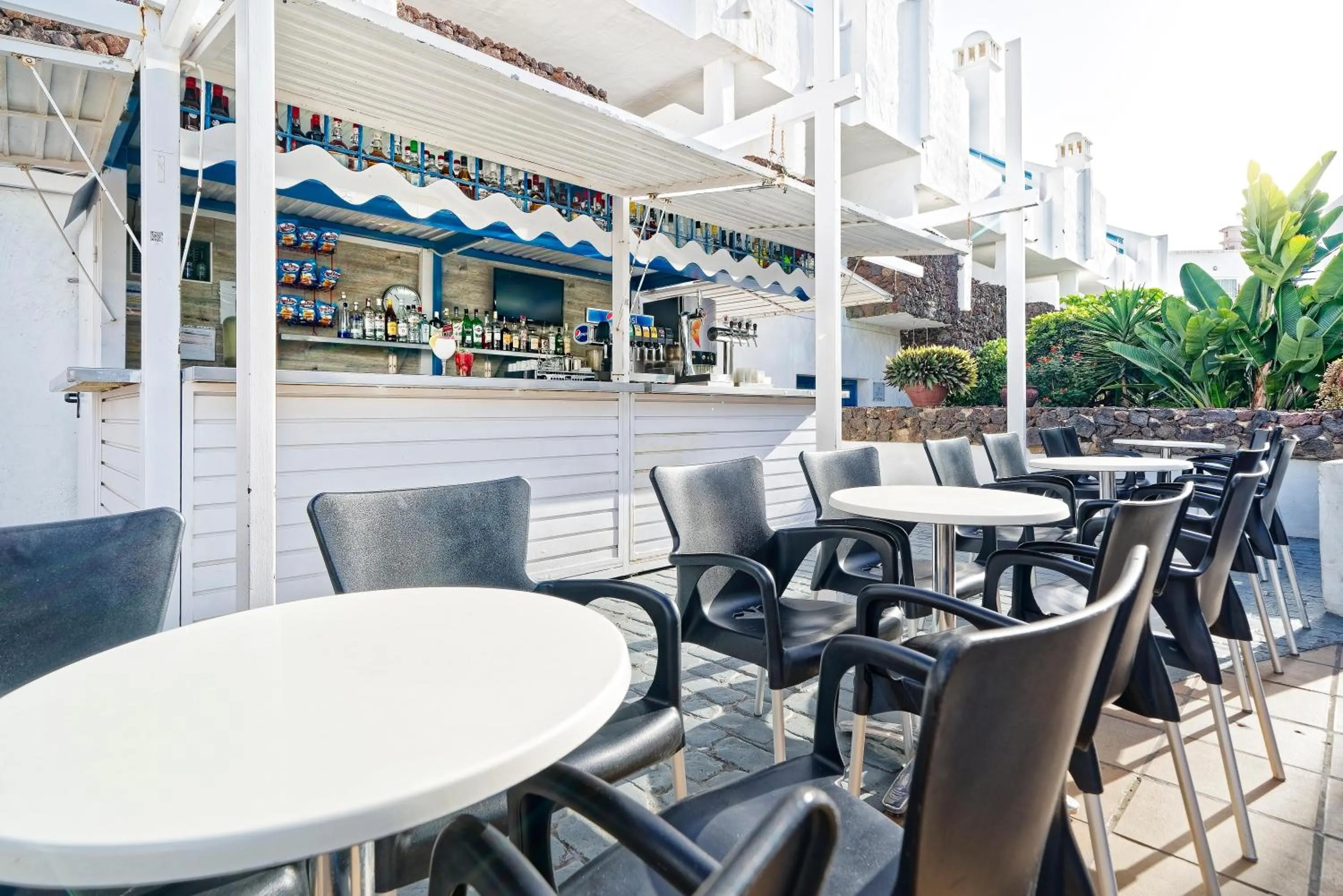 Lounge or bar in LABRANDA Bahía Fañabé & Villas