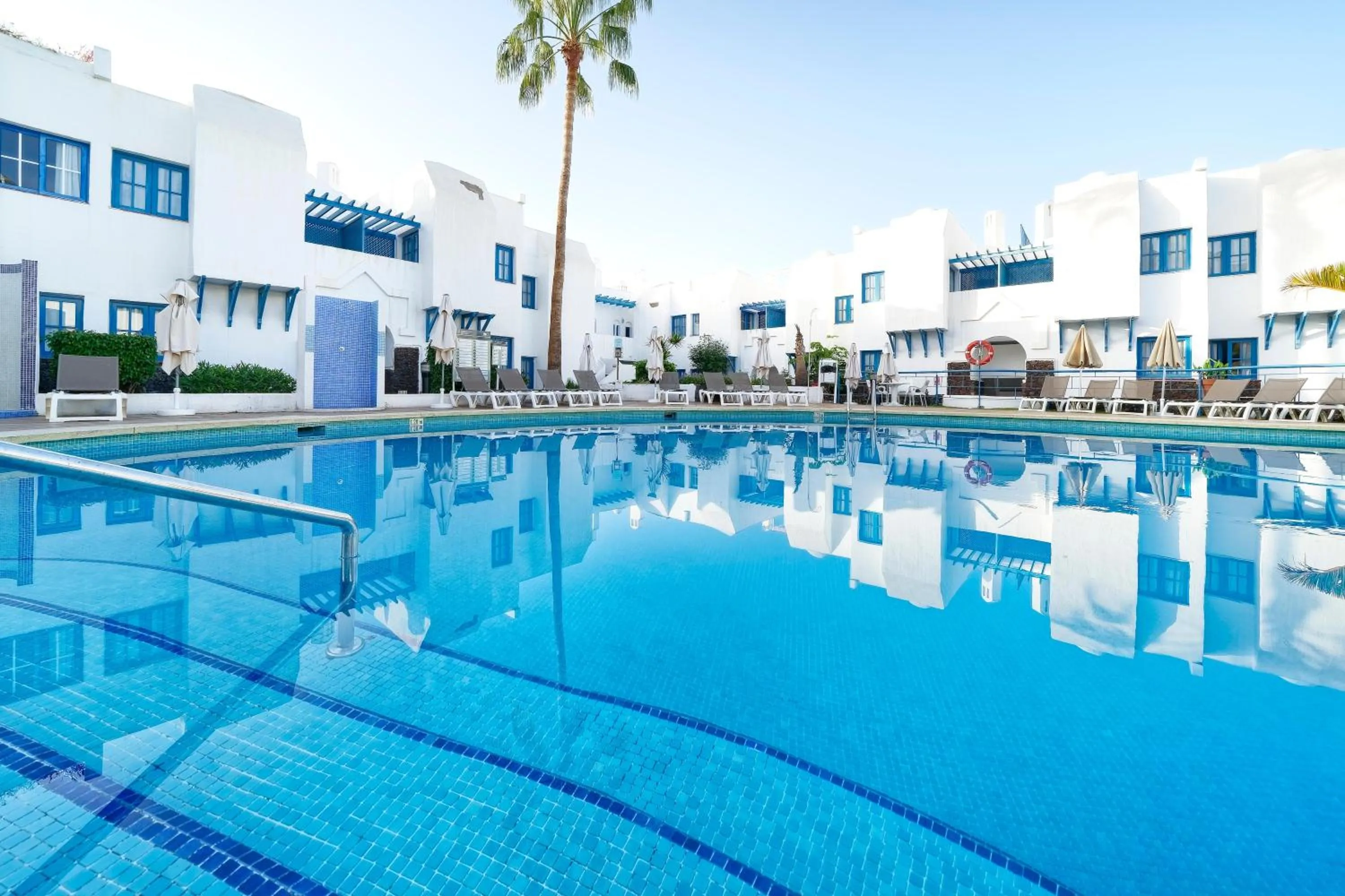 Swimming pool in LABRANDA Bahía Fañabé & Villas