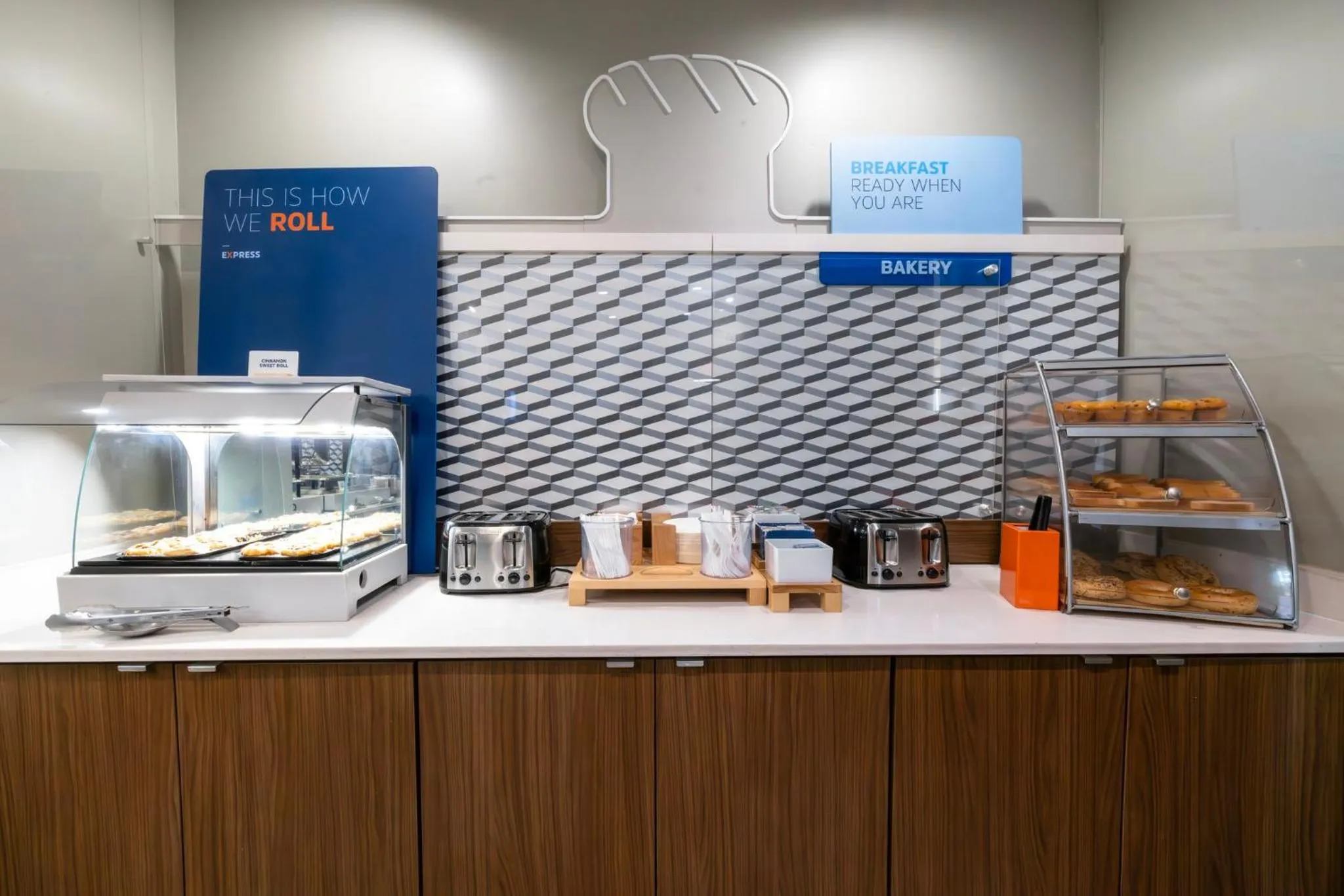 Breakfast in Holiday Inn Express & Suites Dallas NE Arboretum