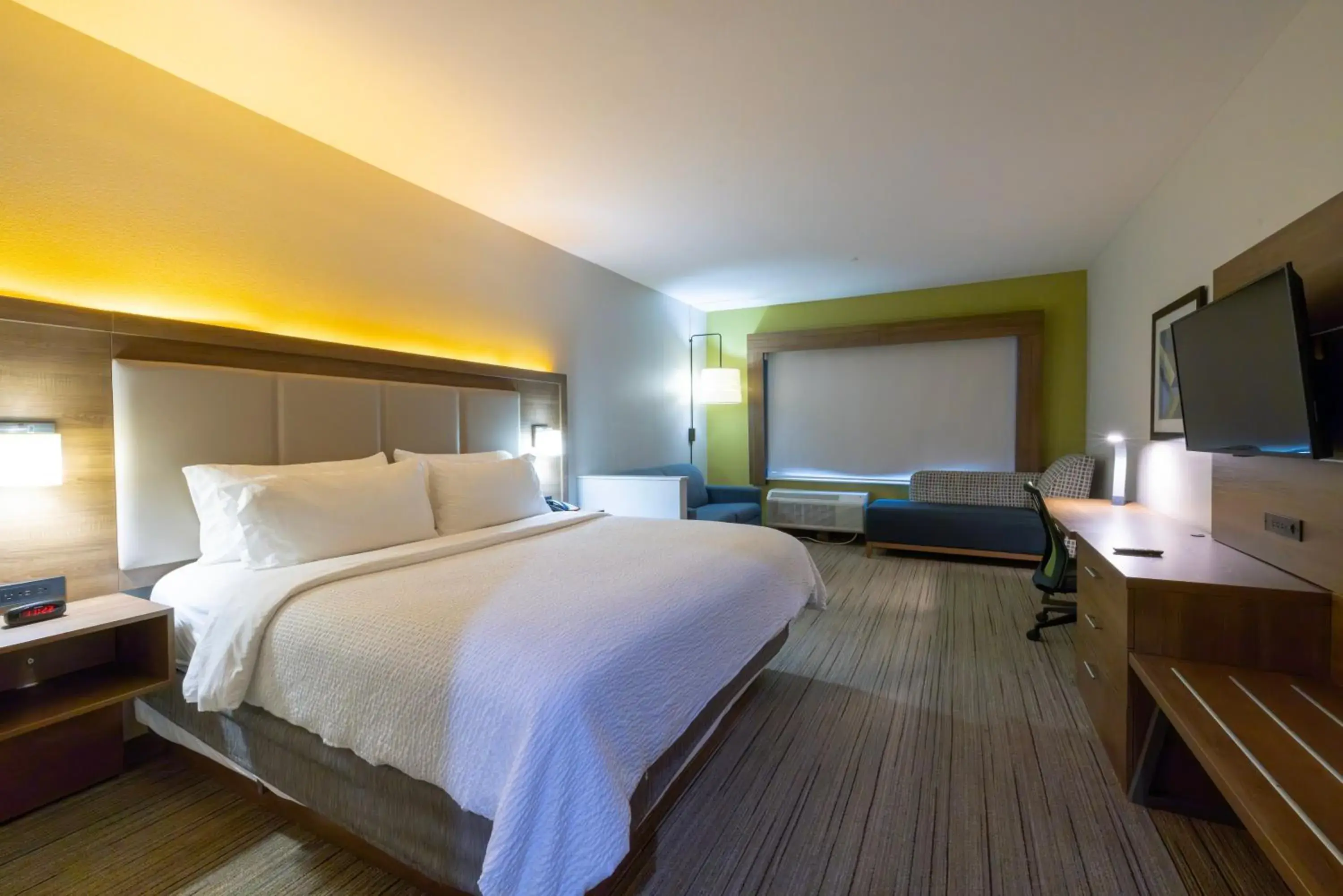 King Suite in Holiday Inn Express & Suites Dallas NE Arboretum King Suite in Holiday Inn Express & Suites Dallas NE Arboretum