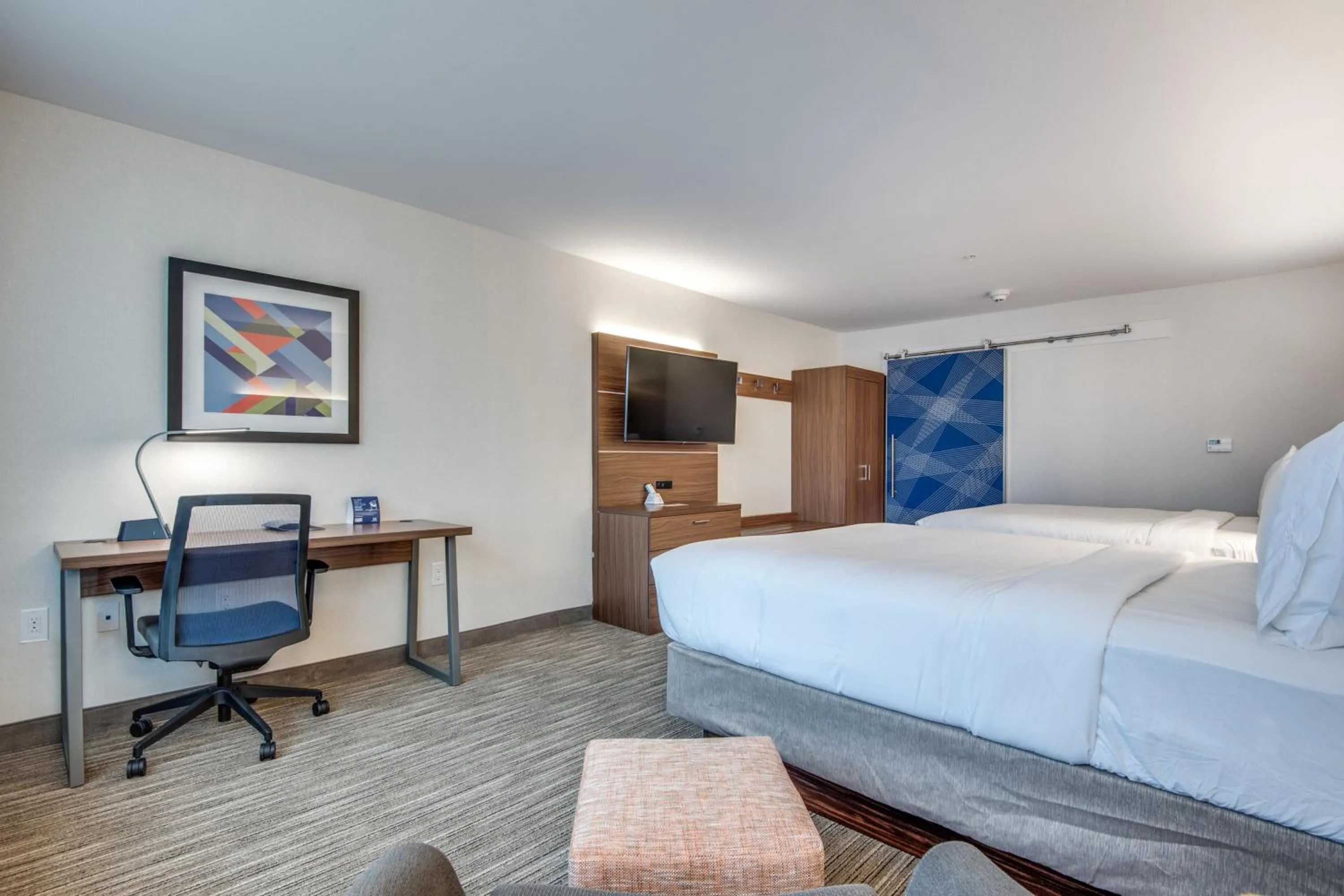King Room - Hearing Accessible in Holiday Inn Express & Suites Dallas North - Addison by IHG