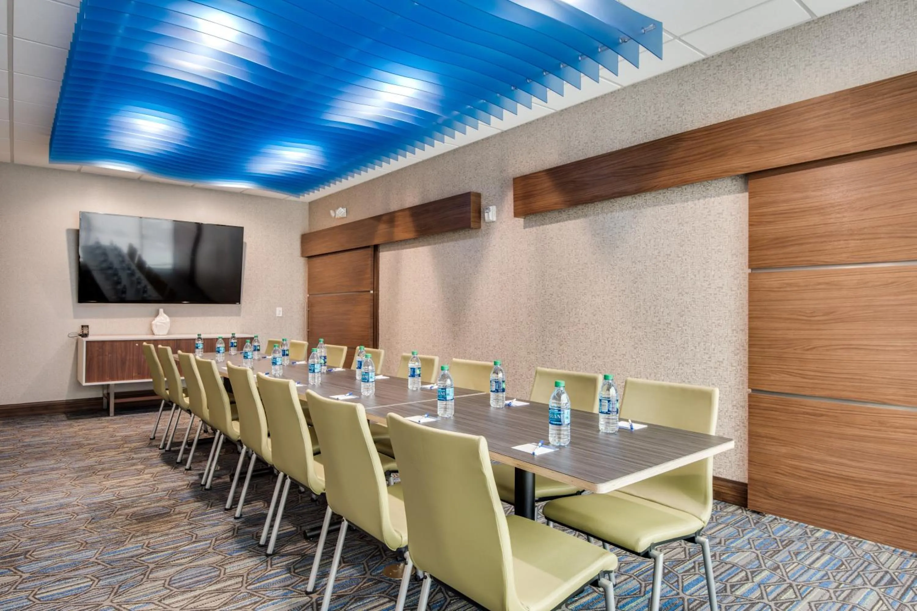 Meeting/conference room in Holiday Inn Express & Suites Dallas North - Addison by IHG