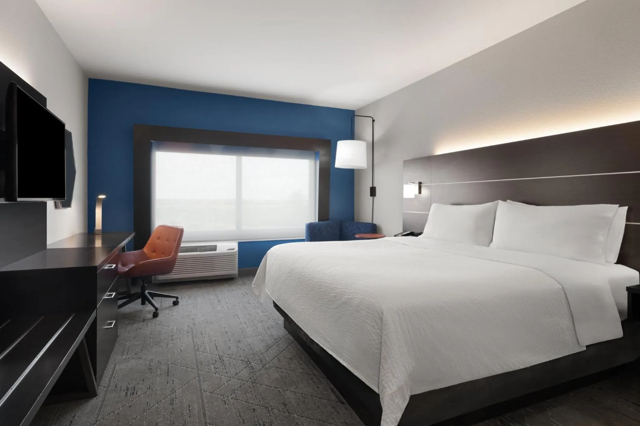 Photo of the whole room, Bed in Holiday Inn Express & Suites West Memphis by IHG
