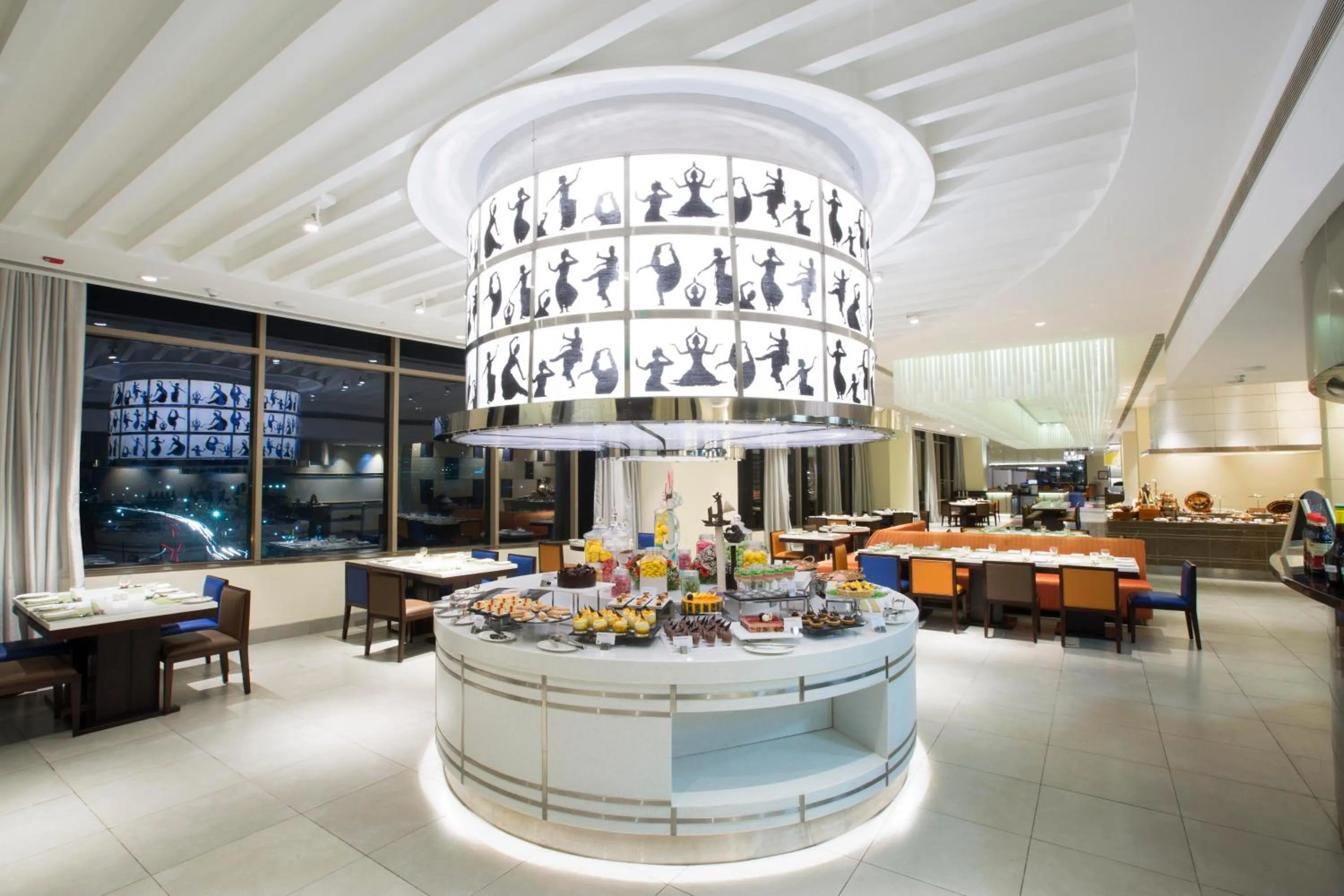 Restaurant/places to eat in Holiday Inn Chennai OMR IT Expressway by IHG