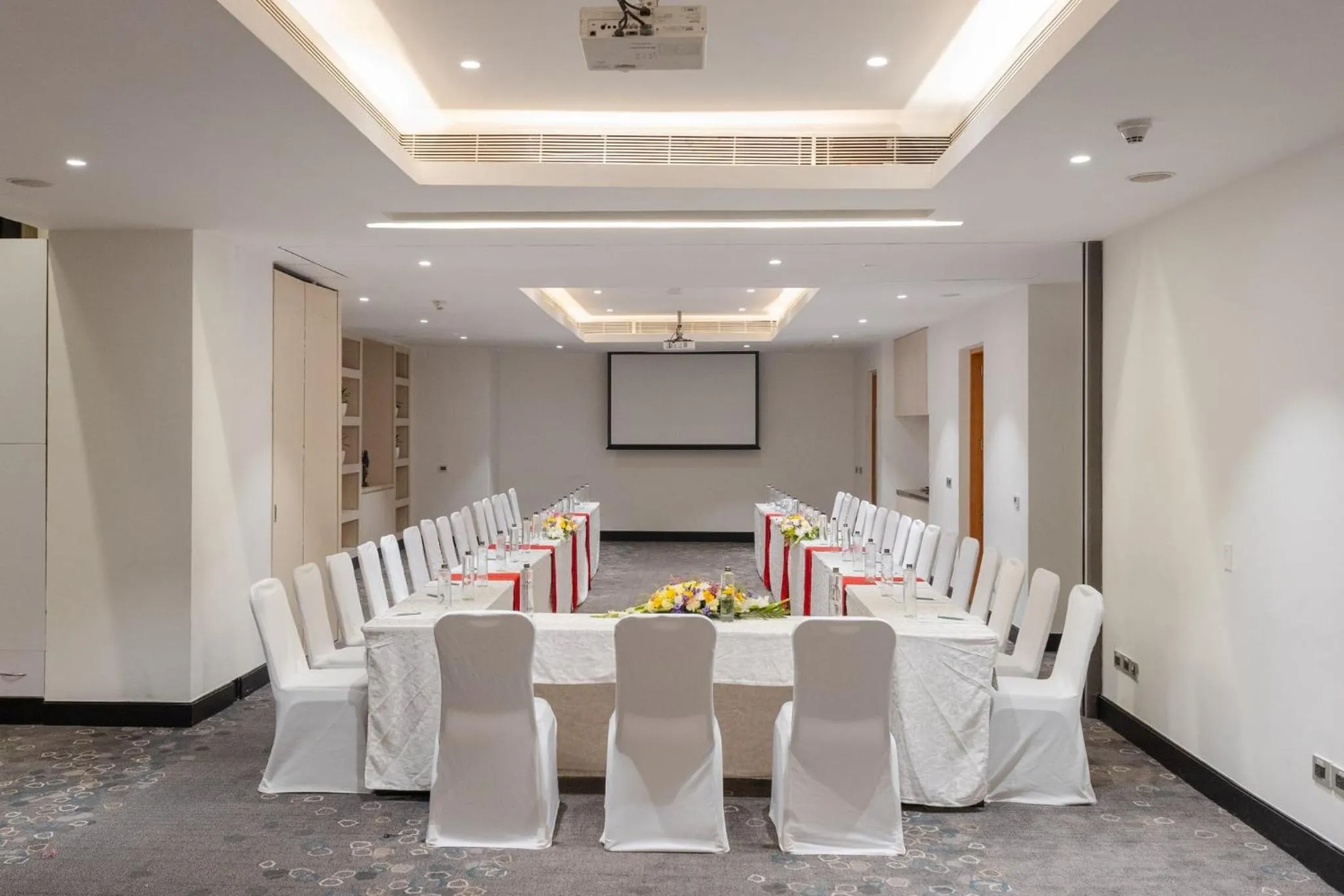 Meeting/conference room in Holiday Inn Chennai OMR IT Expressway by IHG