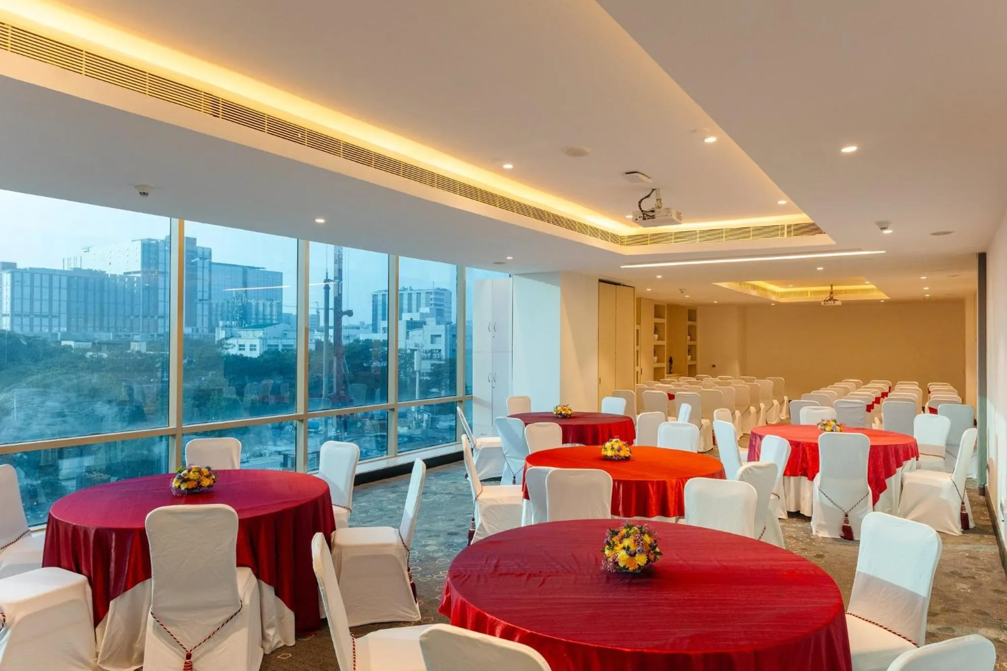 Meeting/conference room in Holiday Inn Chennai OMR IT Expressway by IHG