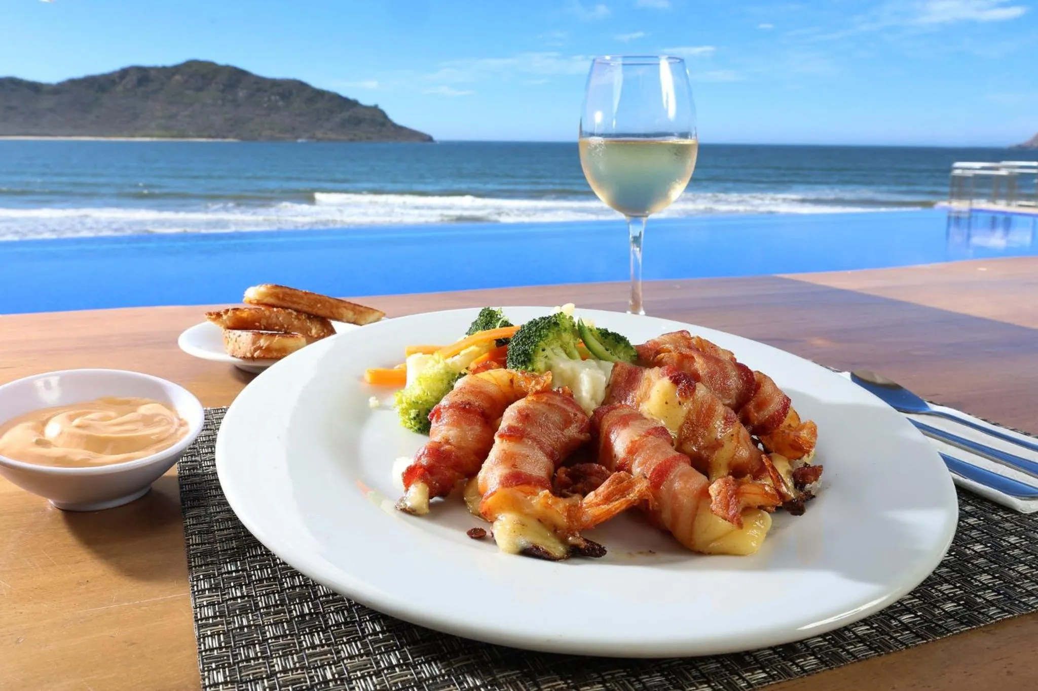 Restaurant/places to eat in Holiday Inn Resort Mazatlan by IHG
