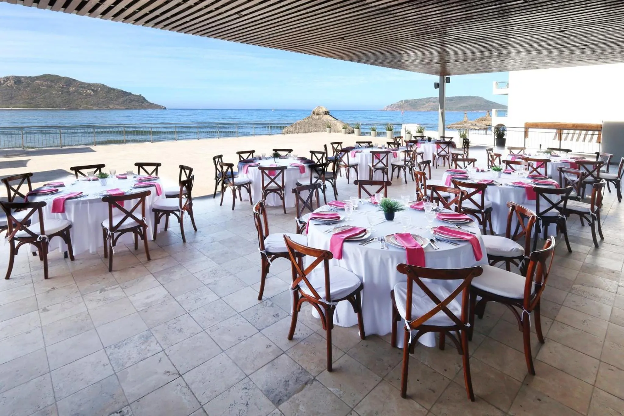 Restaurant/places to eat in Holiday Inn Resort Mazatlan by IHG