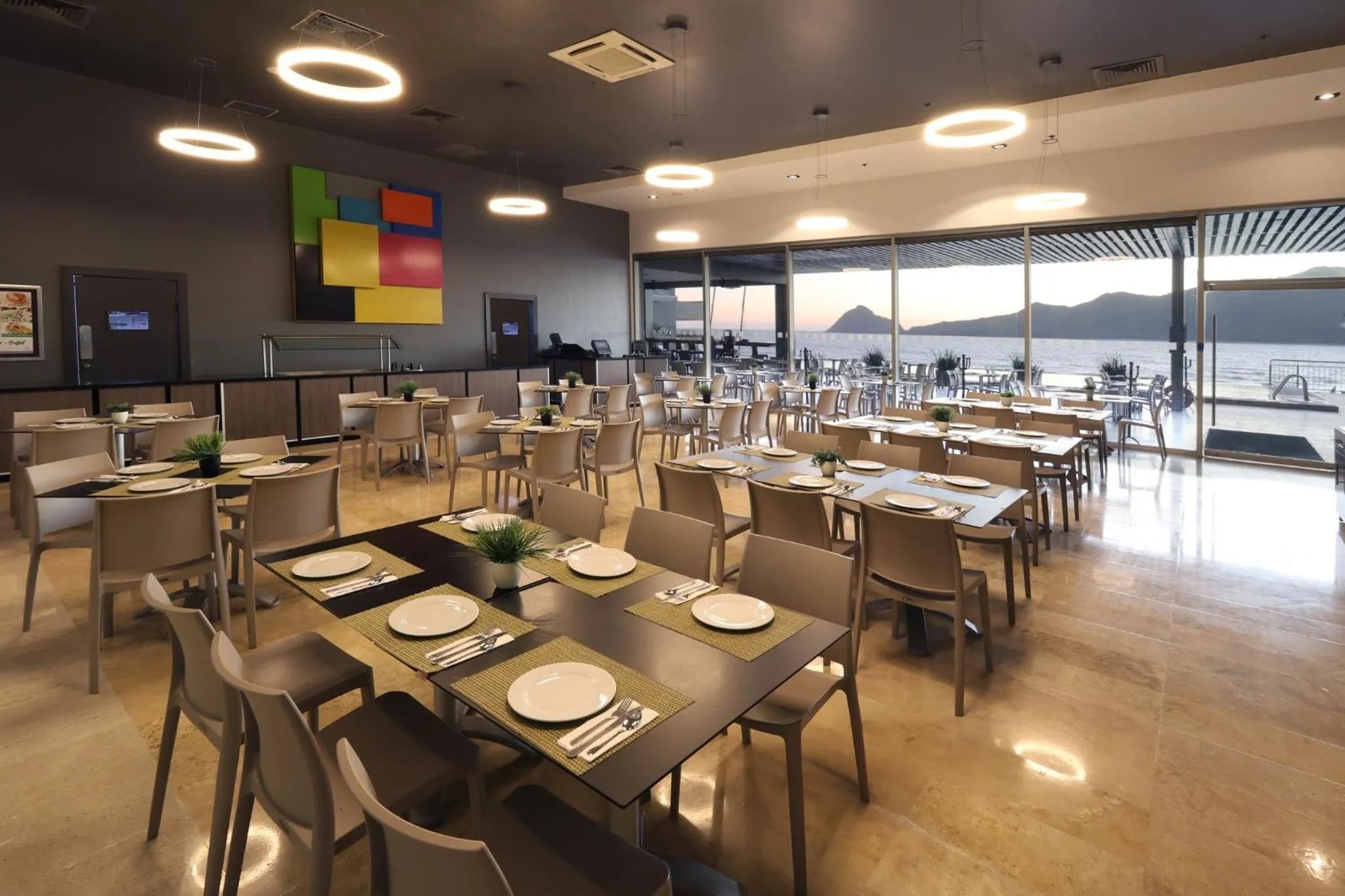 Restaurant/places to eat in Holiday Inn Resort Mazatlan by IHG