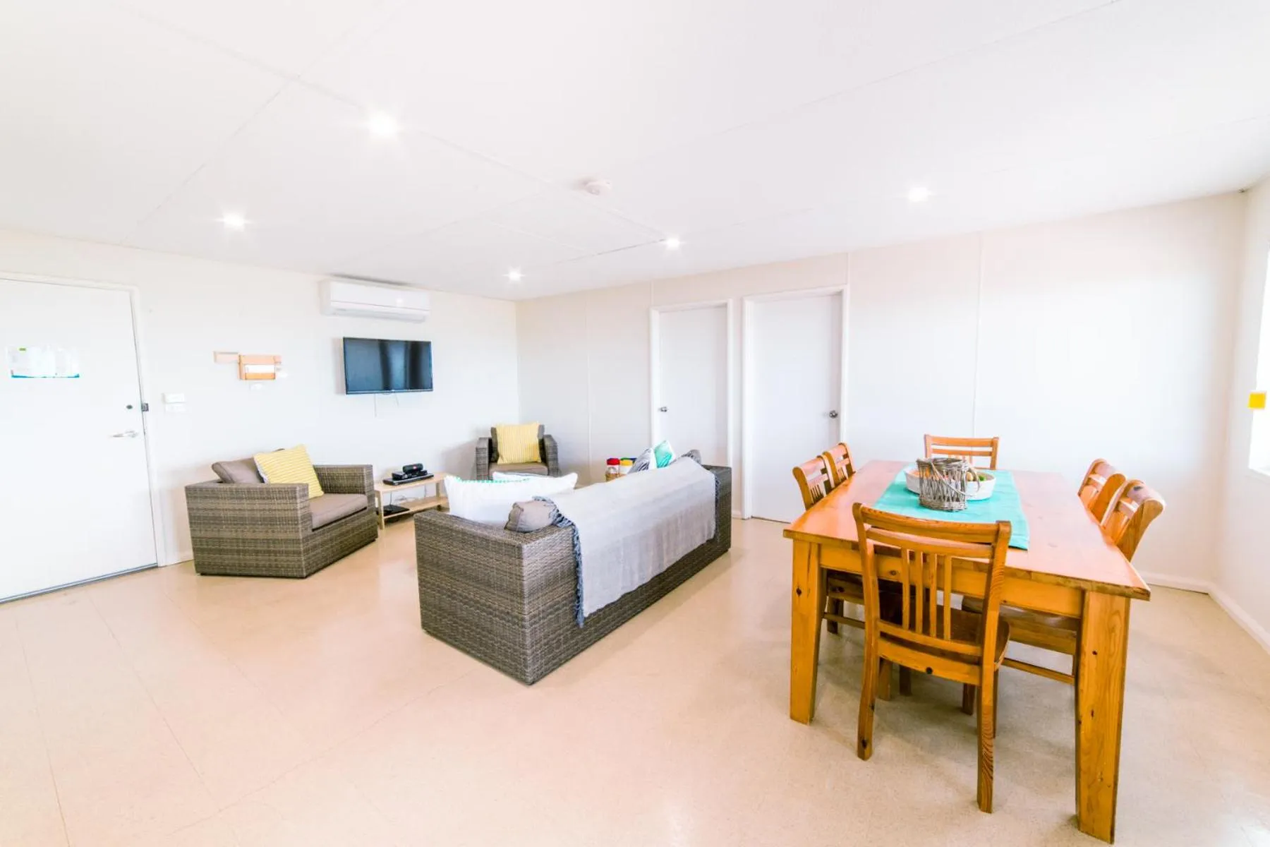 TV and multimedia in Mackerel Islands