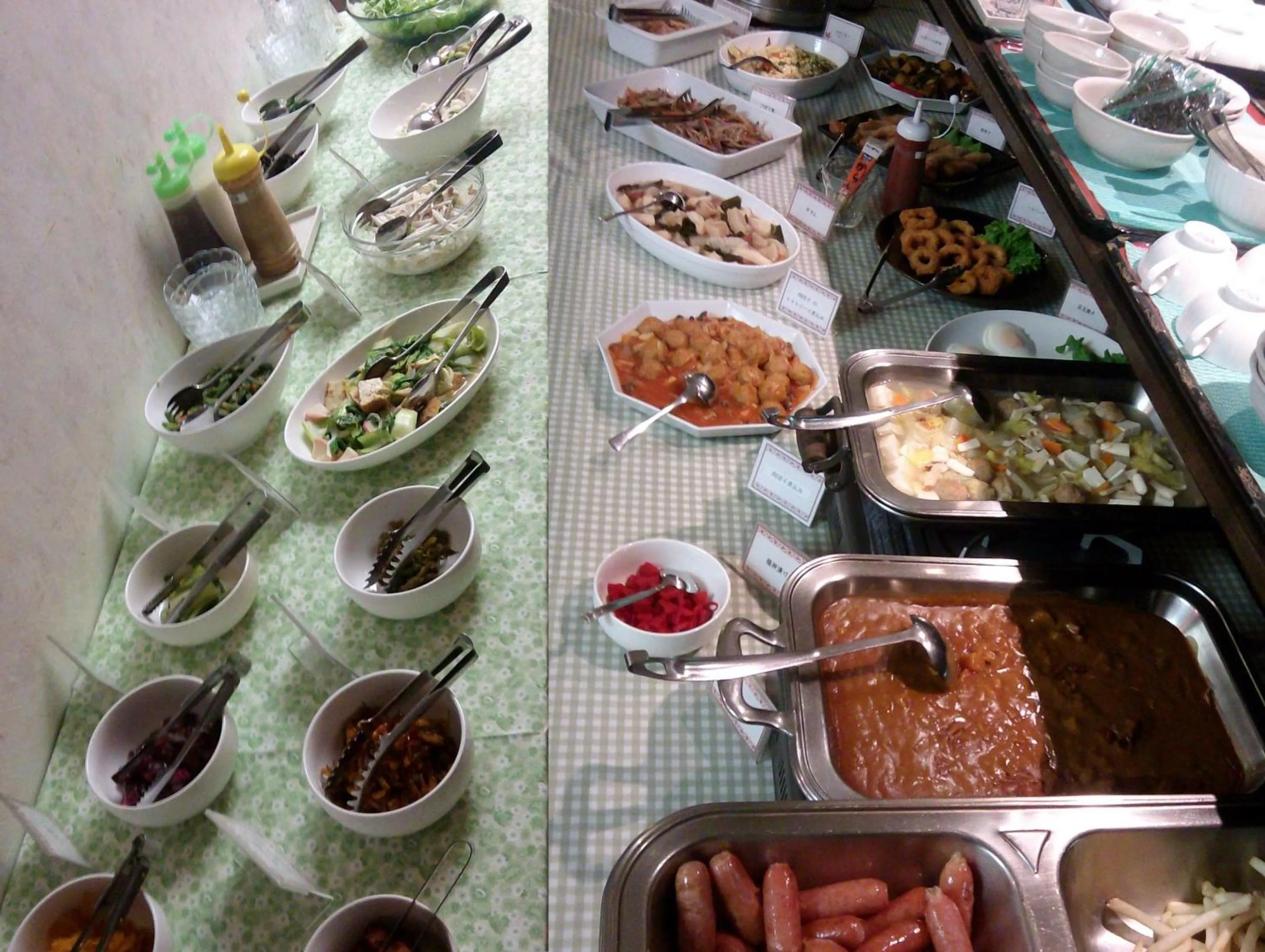 Restaurant/places to eat in Okaya Central Hotel