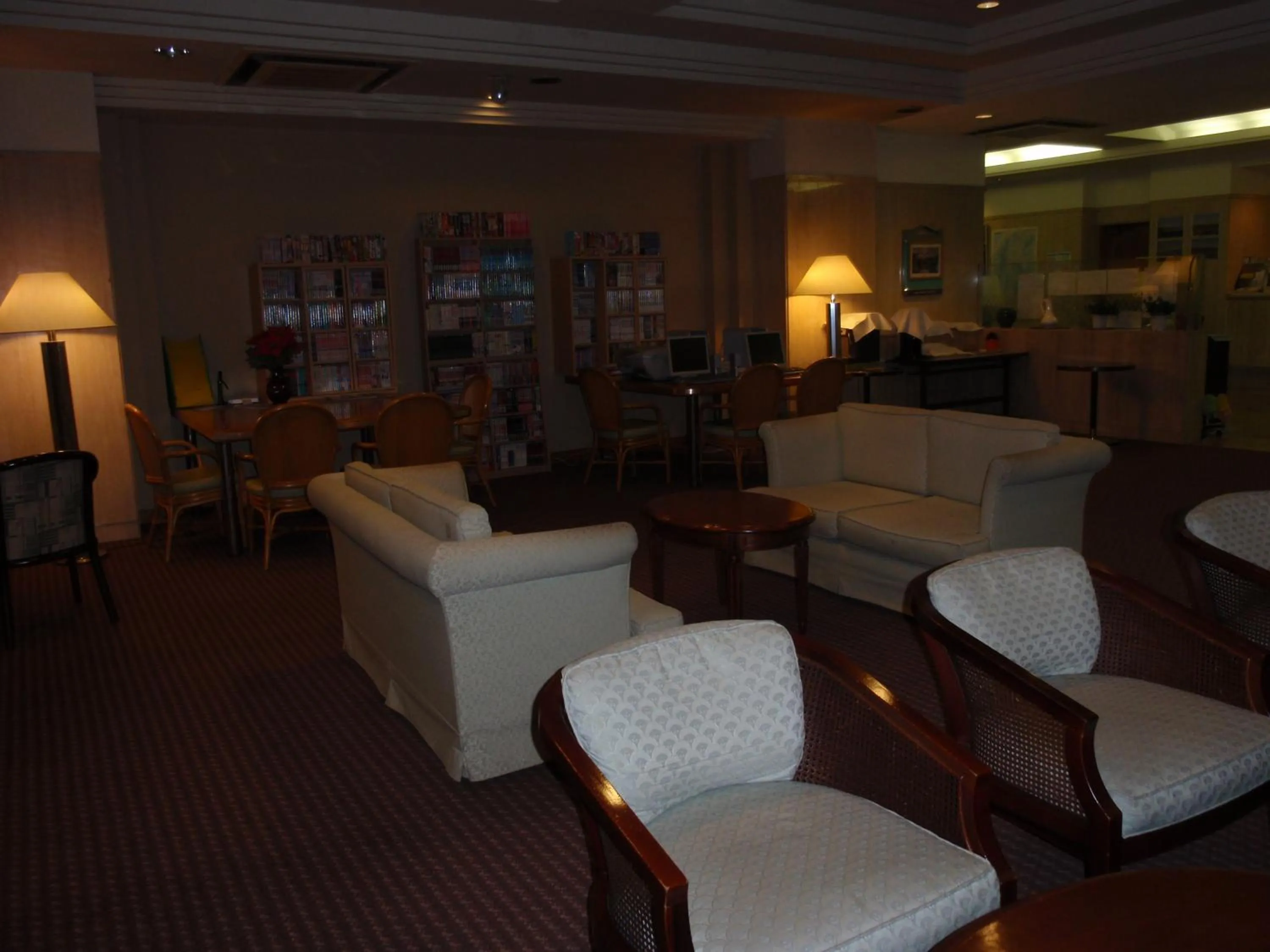 Lounge or bar in Hotel Crown Hills Okaya