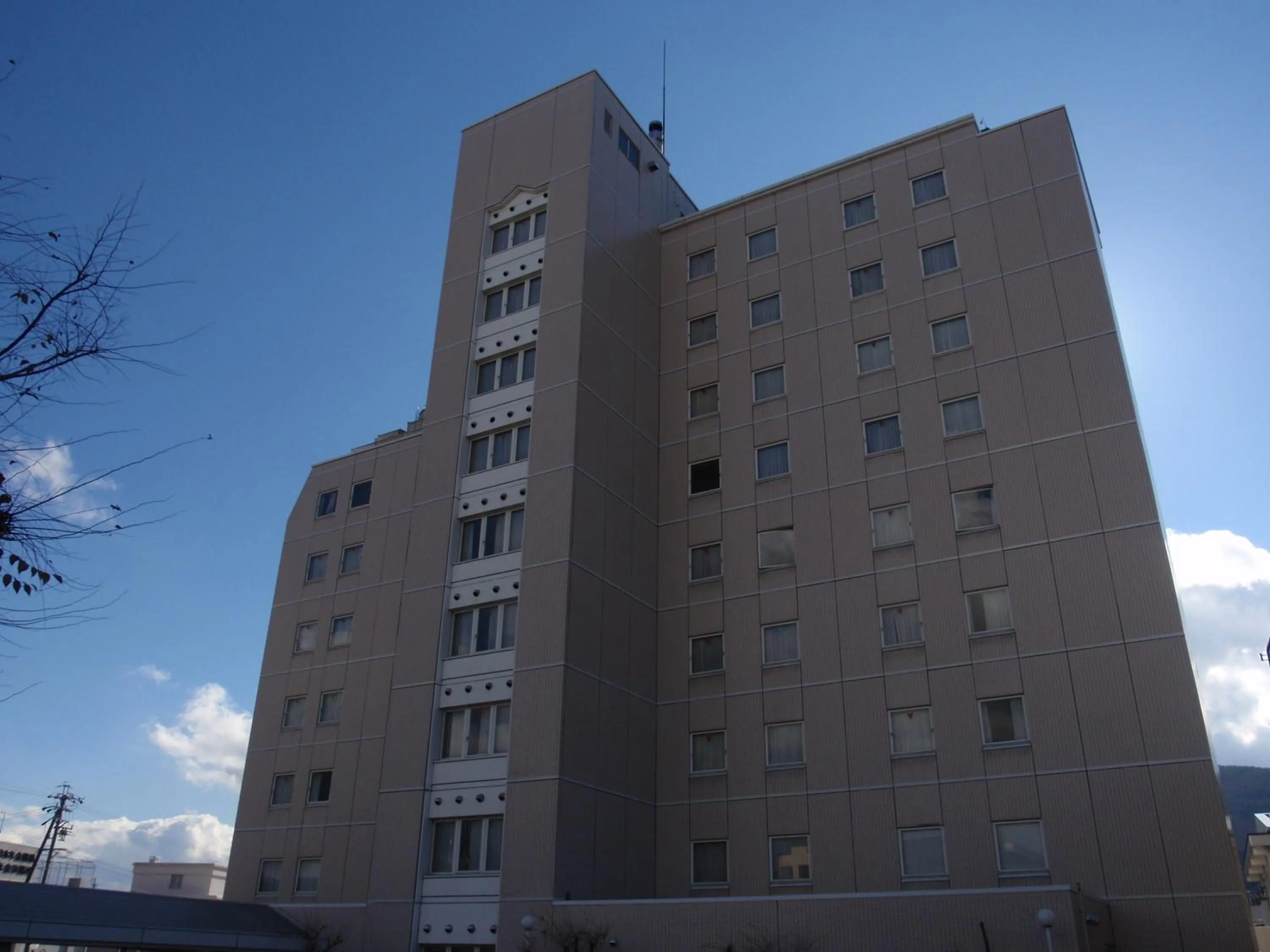 Facade/entrance in Hotel Crown Hills Okaya