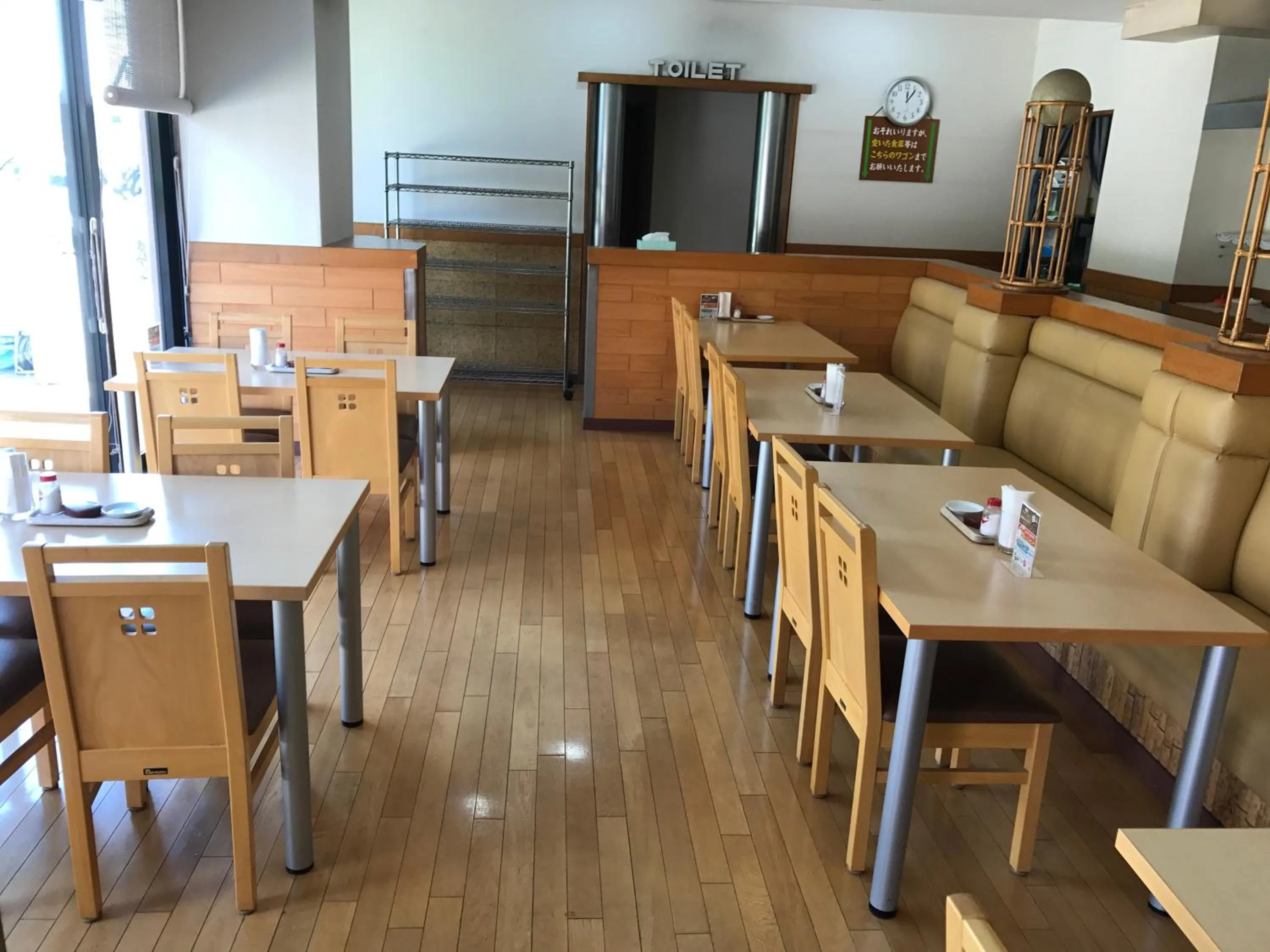 Restaurant/places to eat in New Central Hotel Katsuta