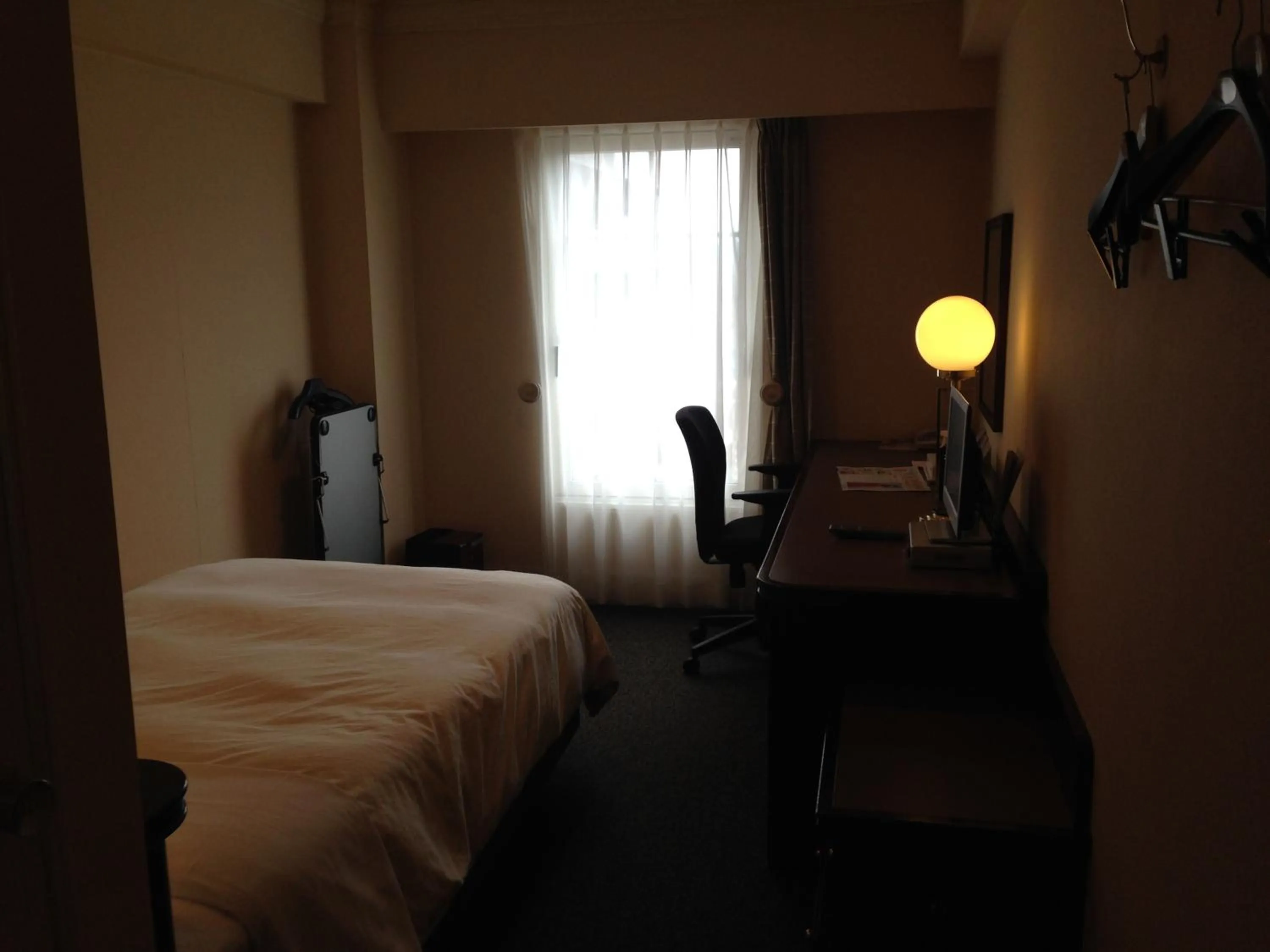 Photo of the whole room, Bed in Creston Hotel