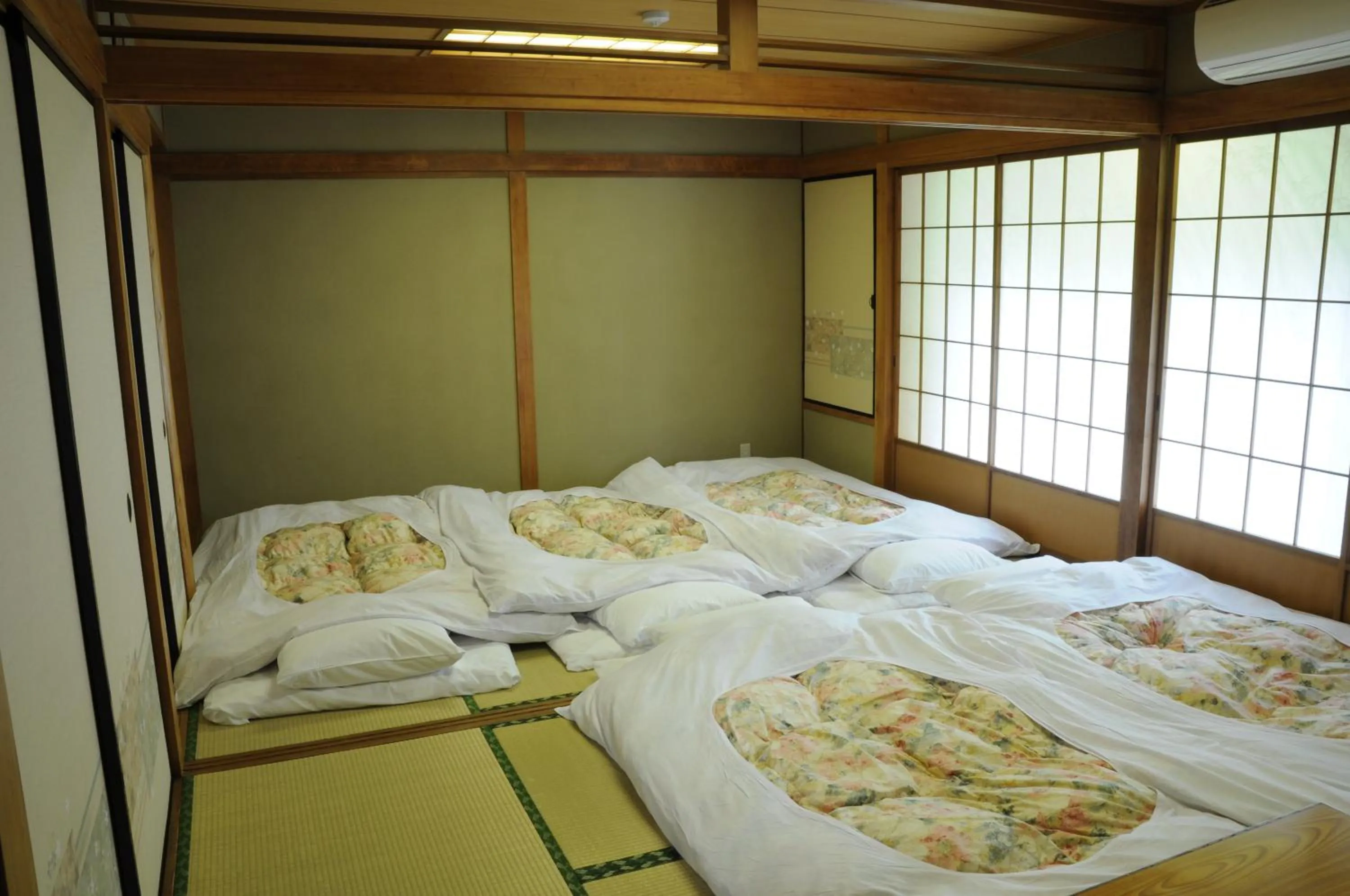 Photo of the whole room, Bed in Hotel Terrace Yokohama