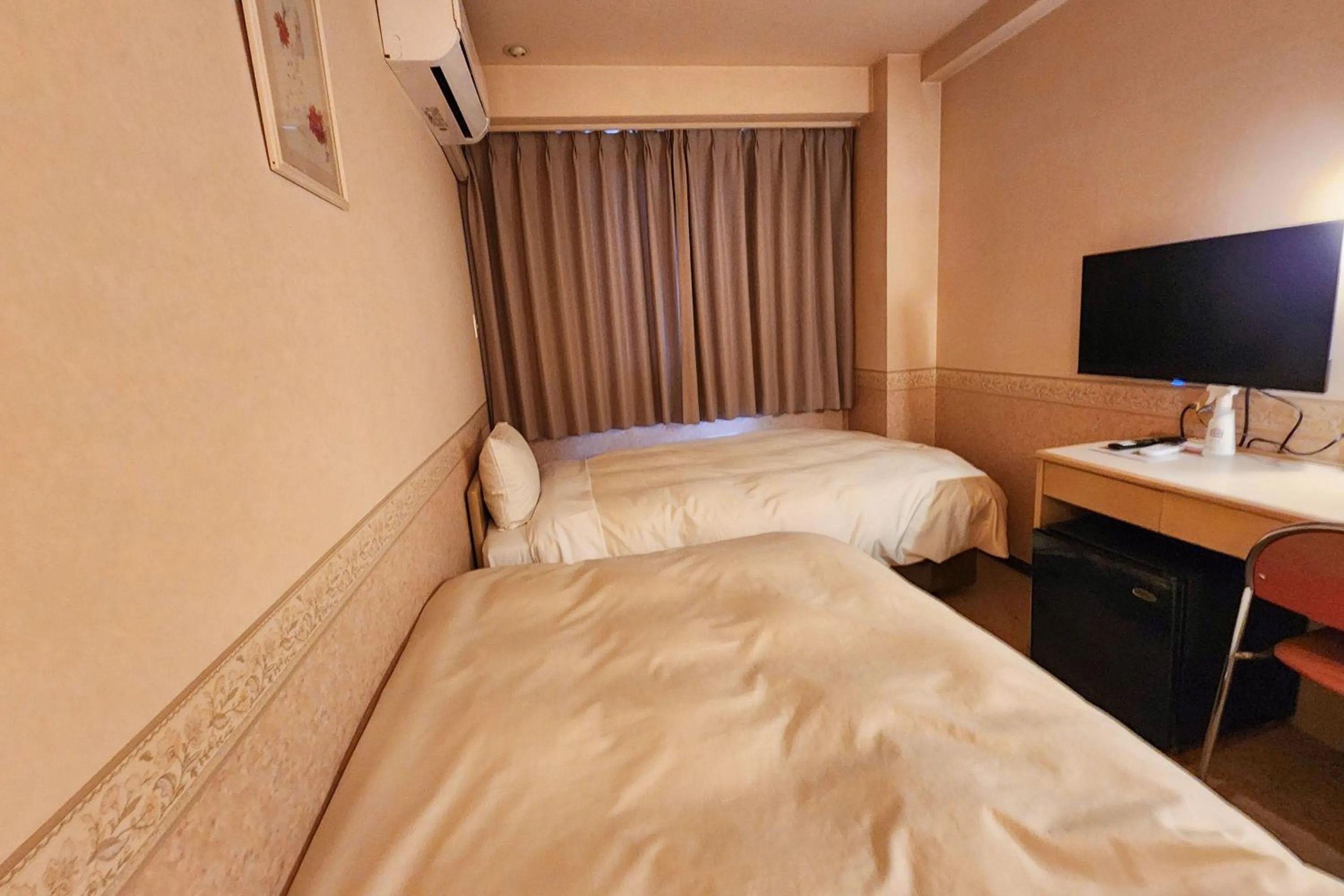 Photo of the whole room, Bed in Hotel Crown Hills Kanazawa