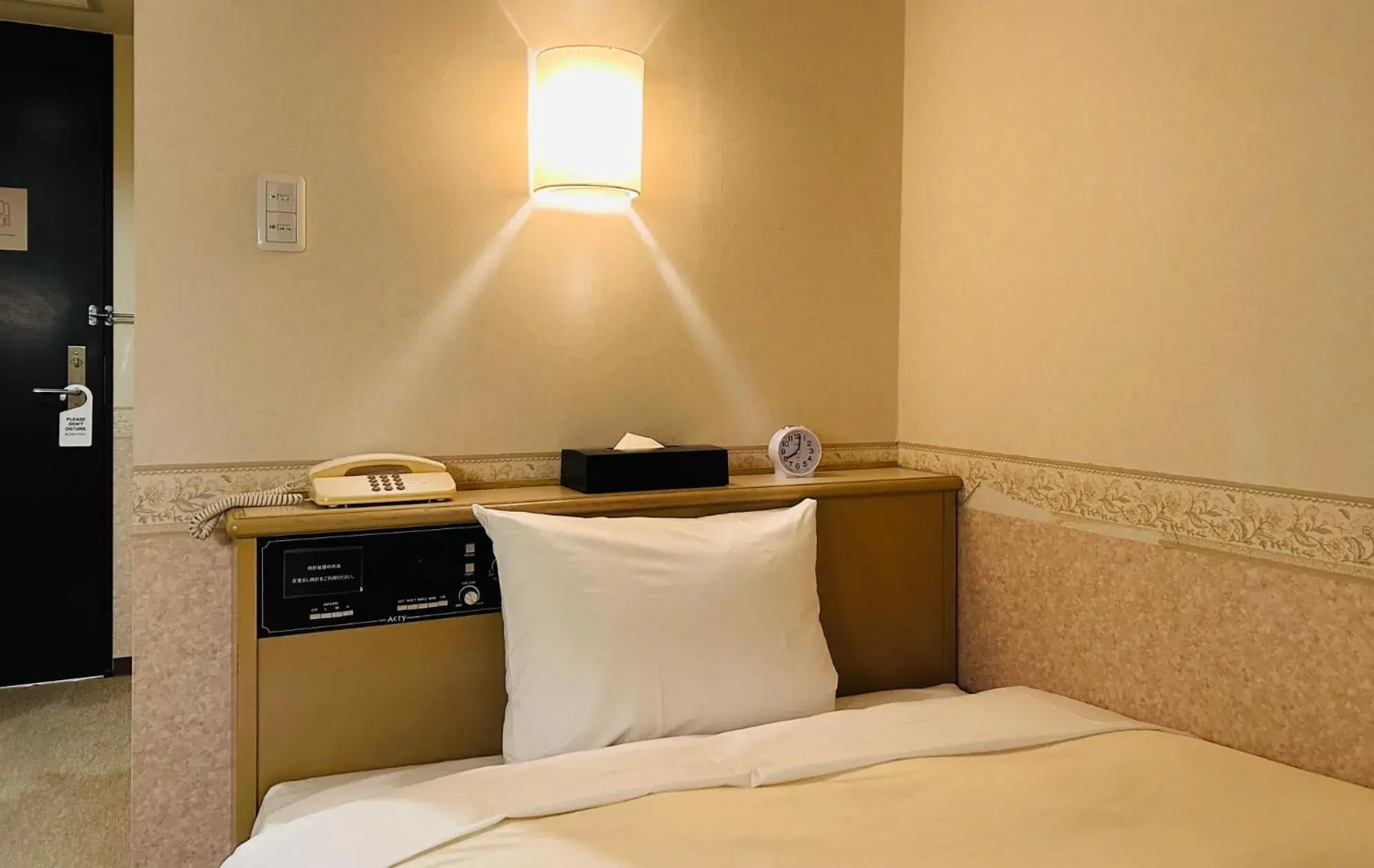 Small Double Room in Hotel Crown Hills Kanazawa Small Double Room in Hotel Crown Hills Kanazawa