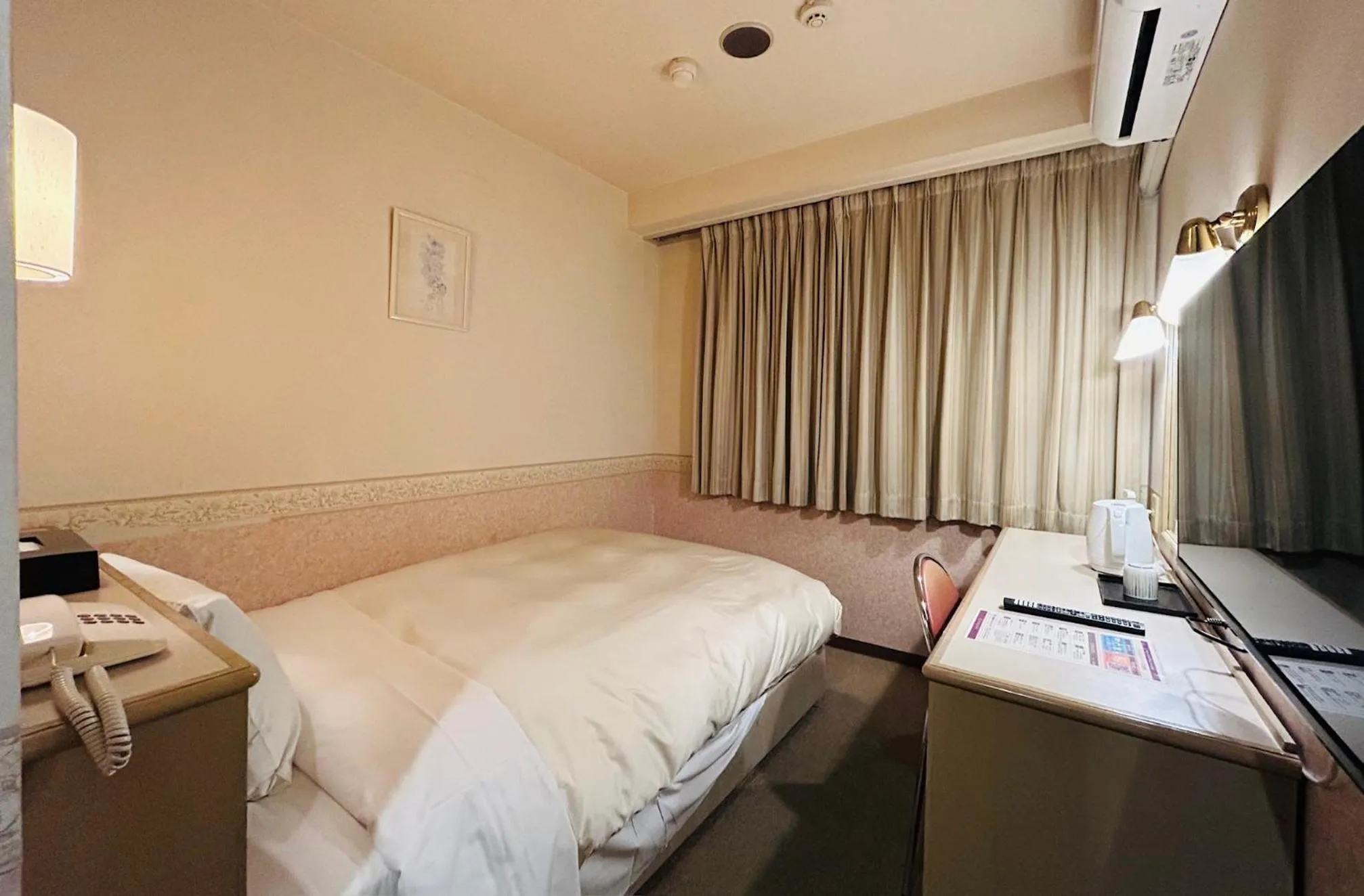 Photo of the whole room, Bed in Hotel Crown Hills Kanazawa