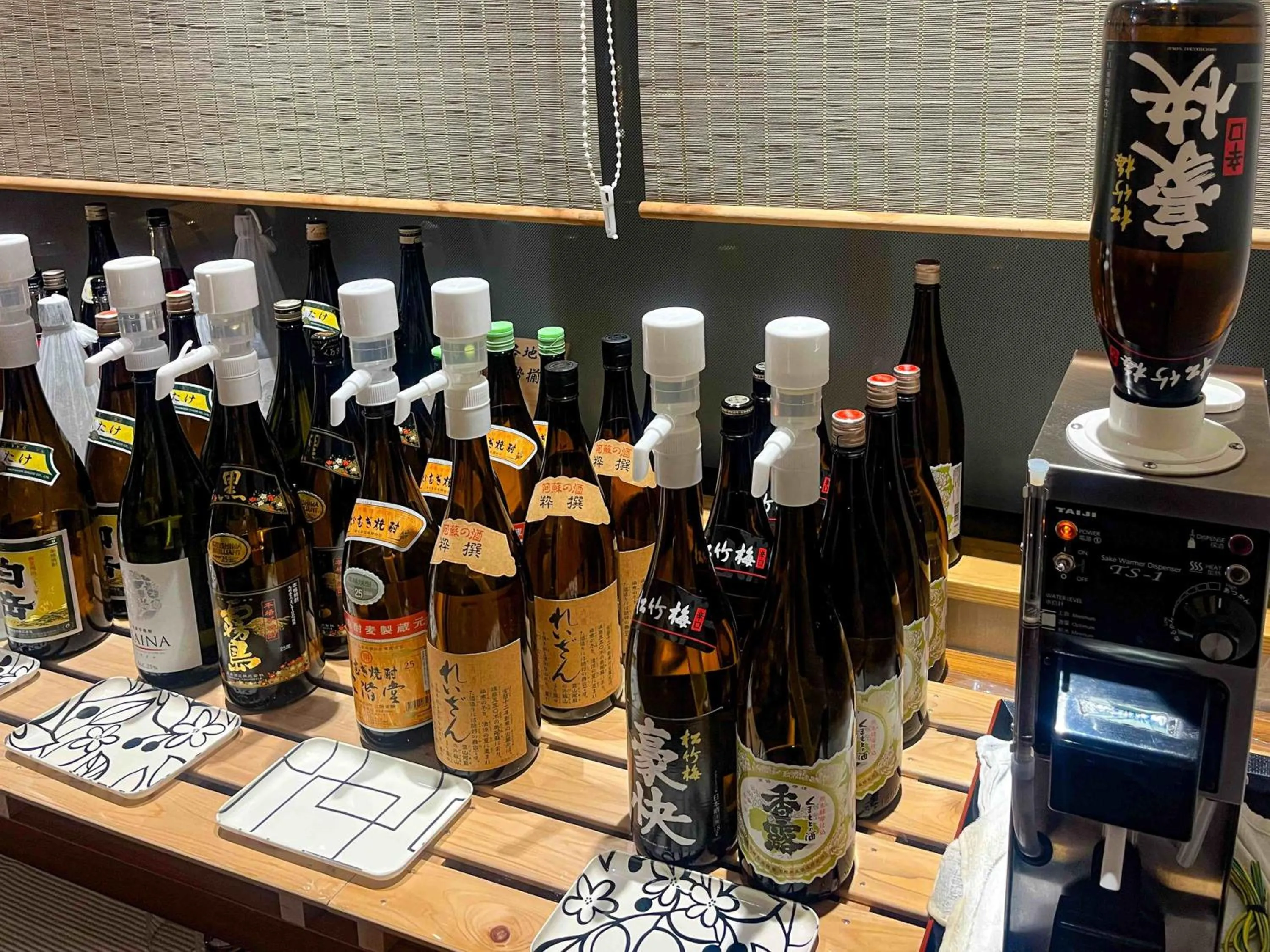 Restaurant/places to eat in Hotel Kadoman