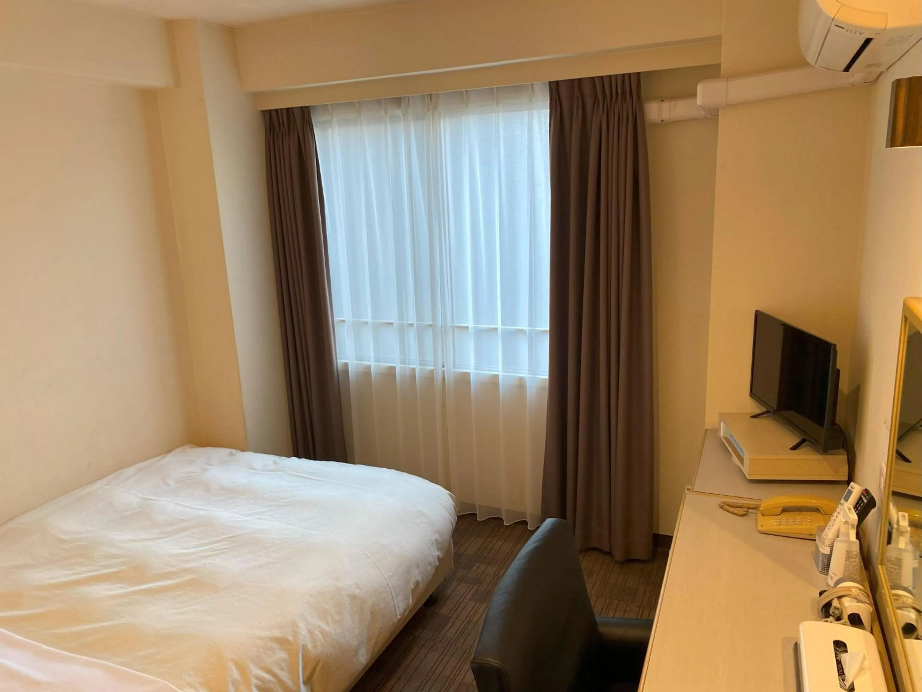 Photo of the whole room, Bed in Hotel Crown Hills Kumamoto