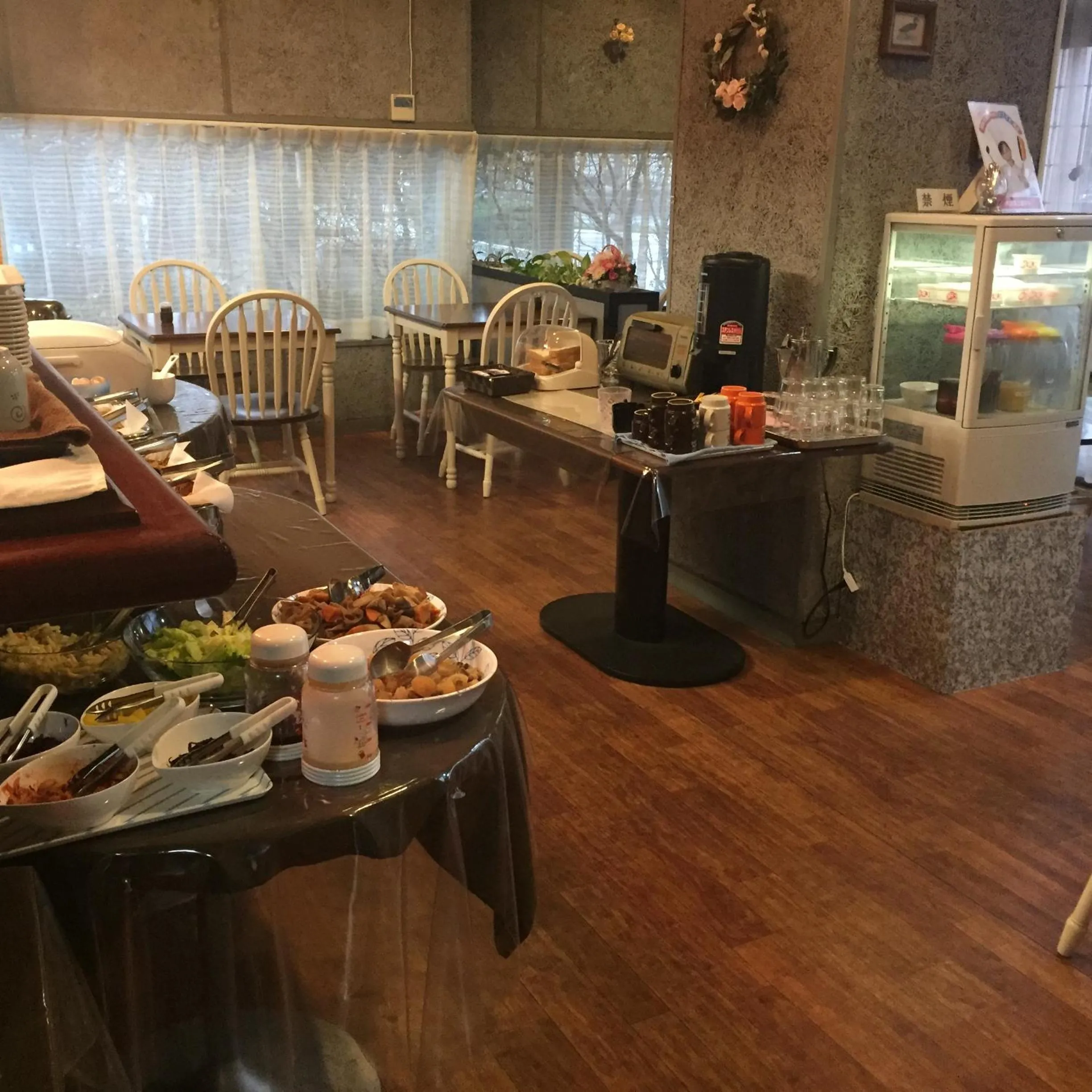 Restaurant/places to eat in Hotel Niihama Hills