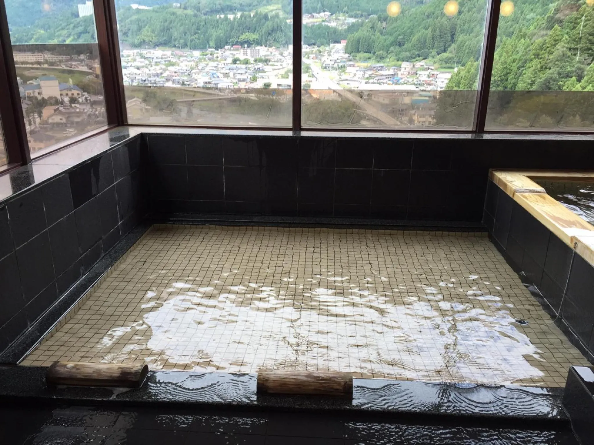 Hot Spring Bath in Breezbay Hotel & Resort Gero