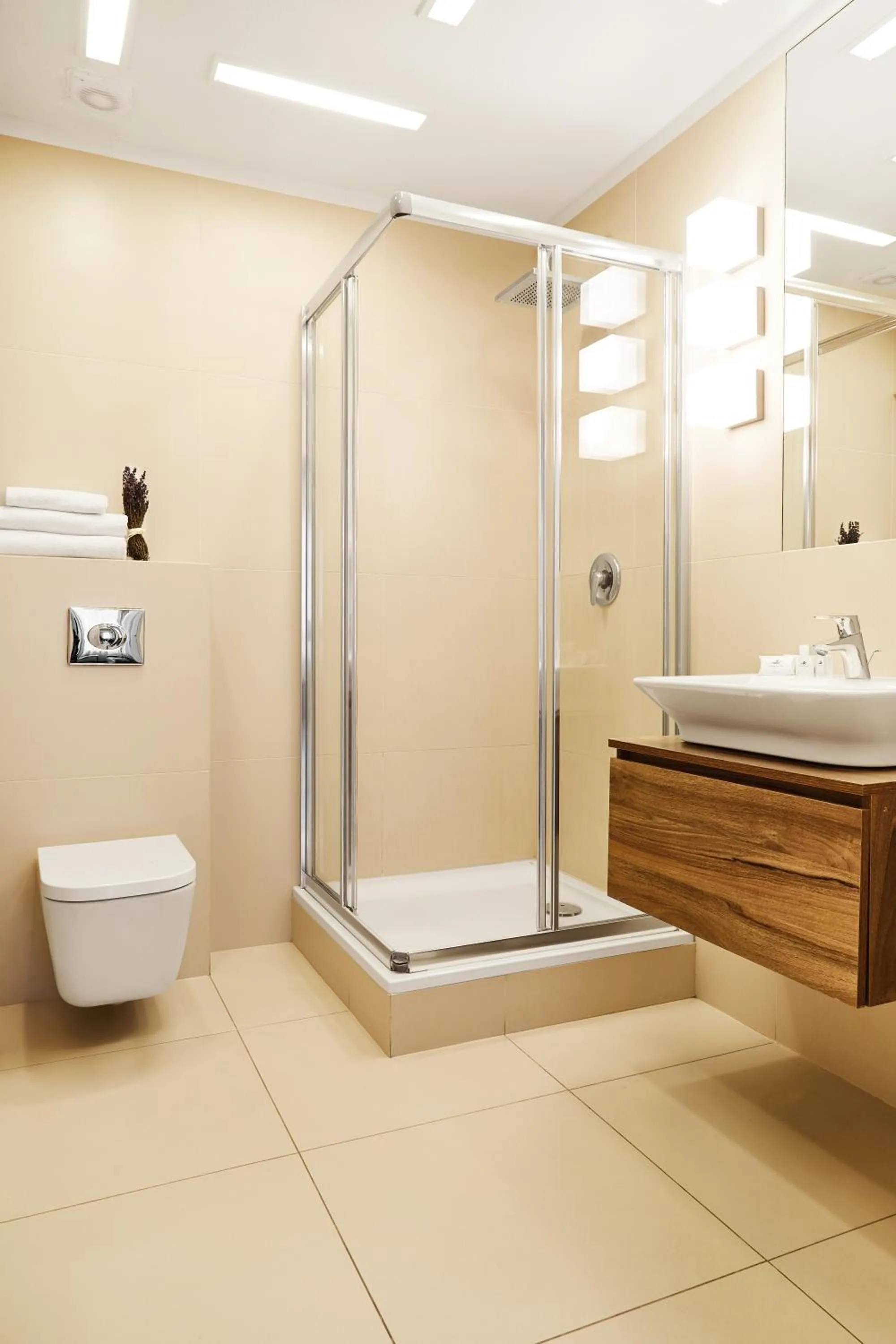 Bathroom in Krakow For You Main Square Apartments