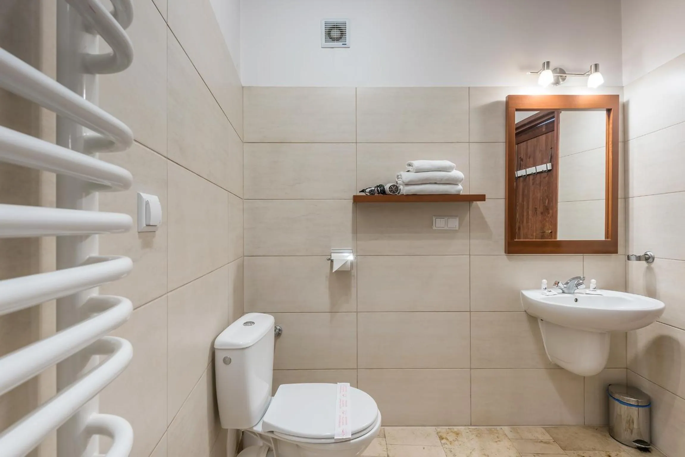 Toilet in Krakow For You Main Square Apartments