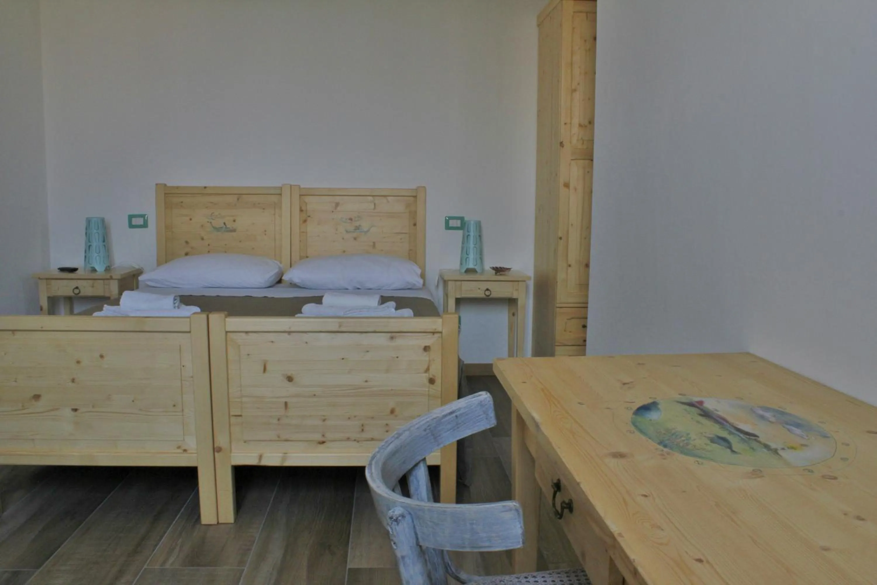 Photo of the whole room, Bed in Elementa